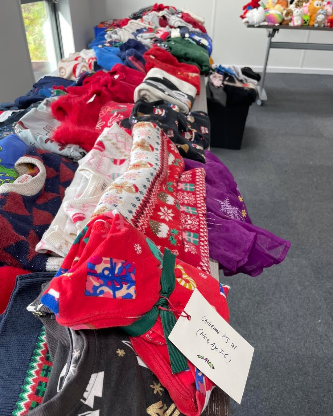 We’ve loved working with the Eco Ambassadors at Overton Primary today, helping to set up for tomorrow’s Preloved Christmas jumper and toy swap!
#SwapNotShop