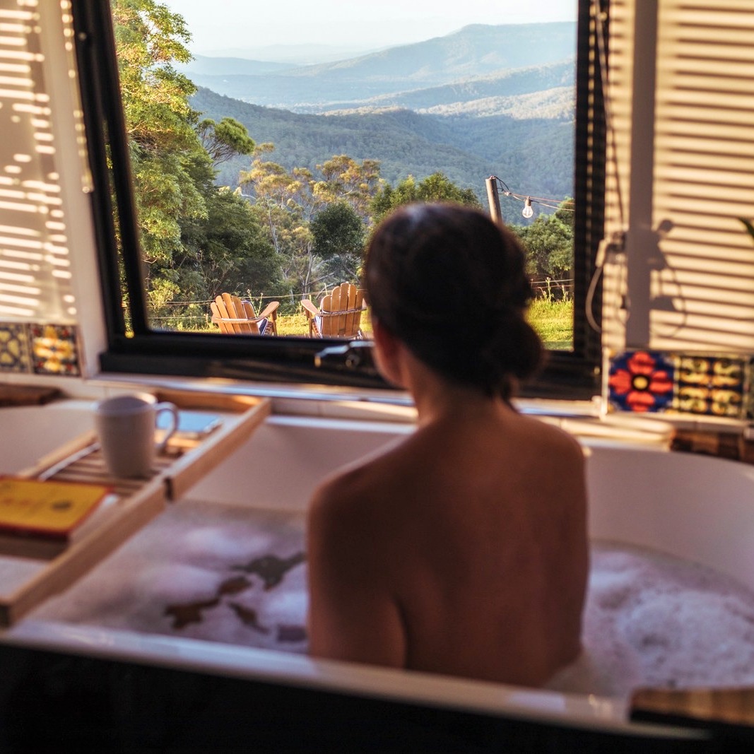 Start the new year with a romantic getaway! Reconnect, relax, and reignite the spark ❤️ Fyrefly Retreat is the perfect backdrop for a romantic escape. Plan your romantic getaway today! www.fyrefly.com.au
#RomanticEscape #CouplesRetreat #countryromance #SecludedEscape @scenicrimguide @visitscenicrim