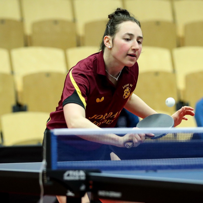 Våra damer i Pingisligan by STIGA har också haft en intensiv tävlingslördag med två matcher på schemat.
I den första omgången mötte laget Halmstad BTK och stod för starka insatser innan matchen slutade 3–6.
I dagens andra omgång väntade serieledarna Kosta SK, där damerna bjöd på imponerande motstånd – bland annat i en stark dubbel – innan matchen skrevs till 3–6.
I morgon är det nya tag när damerna möter Eslövs AI BTK A2. Vi hejar vidare - heja Ängby SK! 🏓💛
Foto: SBTF