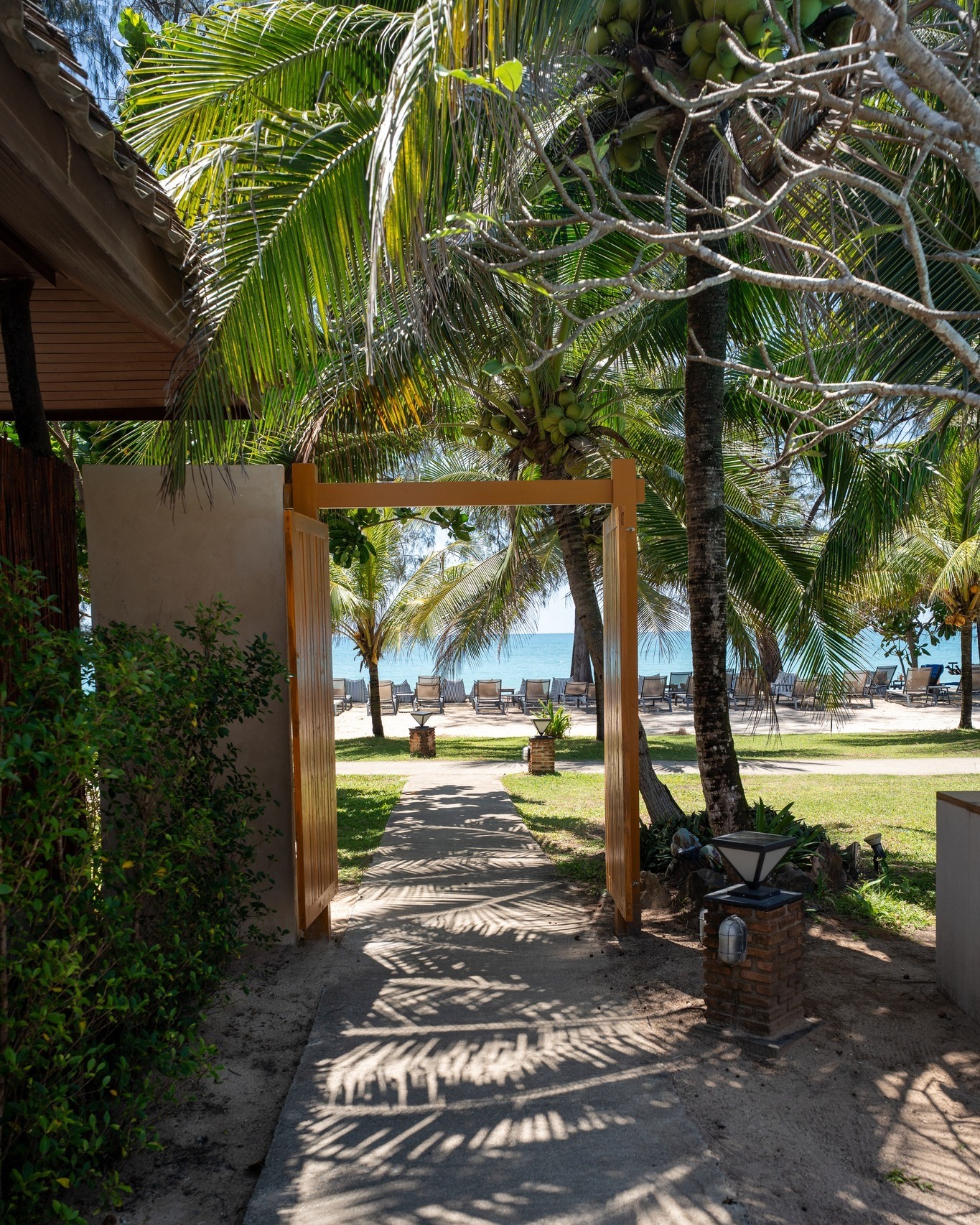 Step through the doors to paradise 🌴✨
Enjoy our best direct booking rates here!
➡️ https://shorturl.at/6JrdK
📞094 432 8889
📩info@longbeachchalet.net
🌐www.longbeachchalet.net