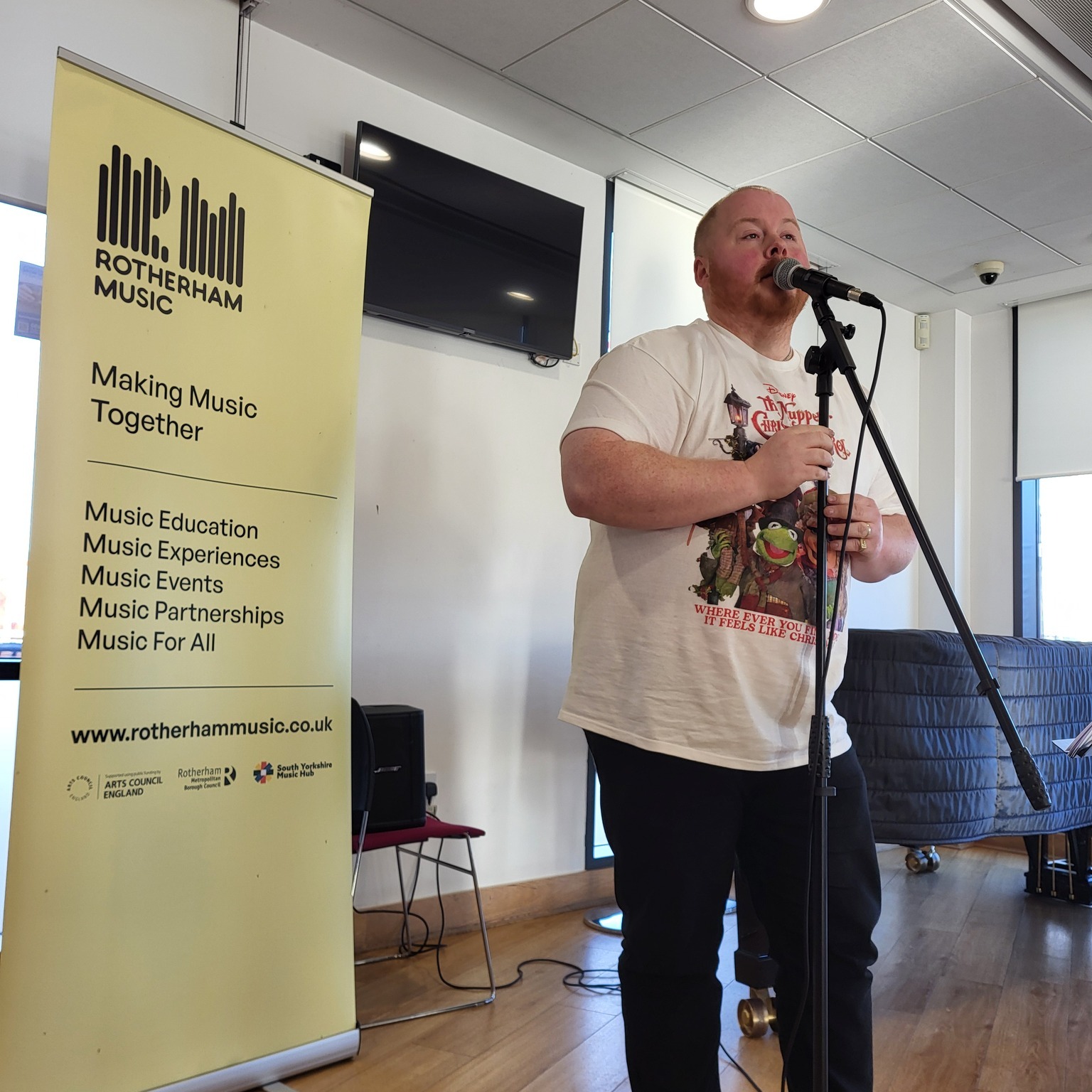 That's a wrap on our Riverside Recitals for this year!
Today we were joined in Riverside Café by singer Dave Harold, who helped us start waving goodbye to 2025 as we move forward to new musical adventures in 2026.
Riverside Recitals may be done for 2025, but we'll be back with plenty more next year as we continue to try to bring the music to you.
#RotherhamIsWonderful #riverside #Musicians #freeexperience #freeevent #Free #fyp #localartists #live #MusicEducationMatters #christmas #christmas2025 #livemusic #Riversidehouse #riversidecafe #rotherham #music #thingstodo #liveperformance #piano #Singing