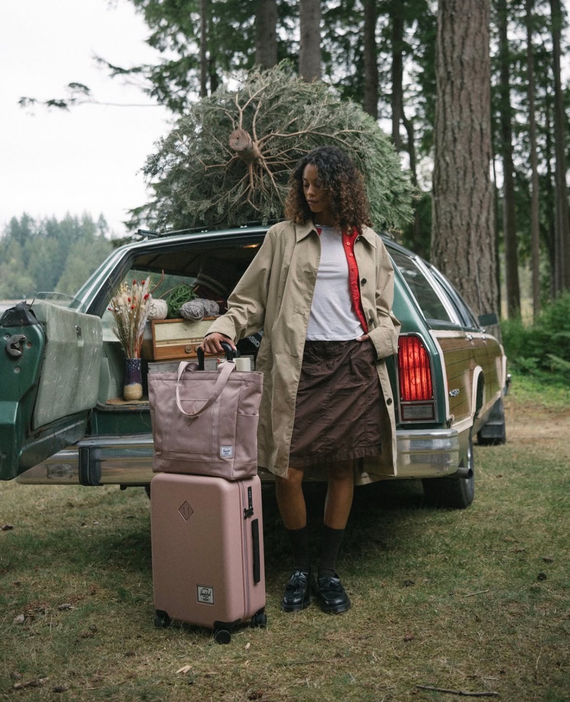 Sun, snow, trails, or travel plans? We’ve got the bag for that ☀️❄️
From rugged outdoor luggage to roomy beach bags and everyday carry-alls, we have a bag for that!
Its a perfect gift for that person who has all the gear with nowhere to put it.
📸 @redequipment
📸 @alohacollection
📸 @herschelsupply