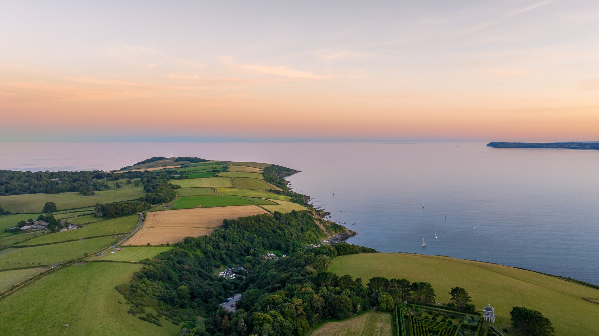 As the sun sets on another year, Iād like to wish everyone a Merry Christmas and a Happy New Year. Thank you to all who have supported my work this year.
