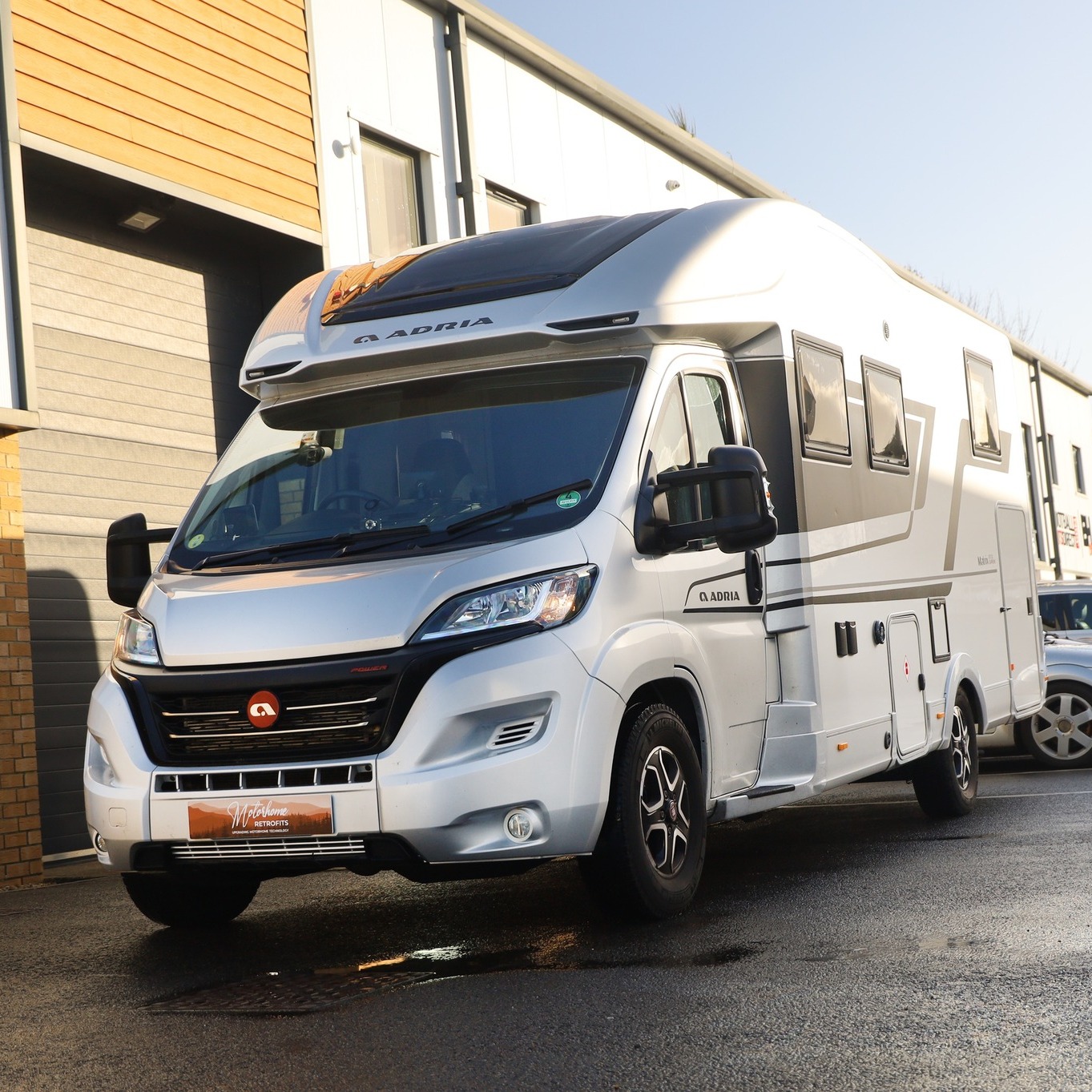 This 2022 Adria motorhome was in an accident that damaged the passenger side wing mirror 😬... luckily for this customer, we can fit a new, factory specification long-arm Ducato wing mirror with FM & DAB antennas no problem! 🚐 ✅
Need our help? Get in touch through our contact form today!
#motorhomelife #Motorhome #wingmirror #wingmirrors #wingmirrorreplacement #ducato #Ducato #ducatovan