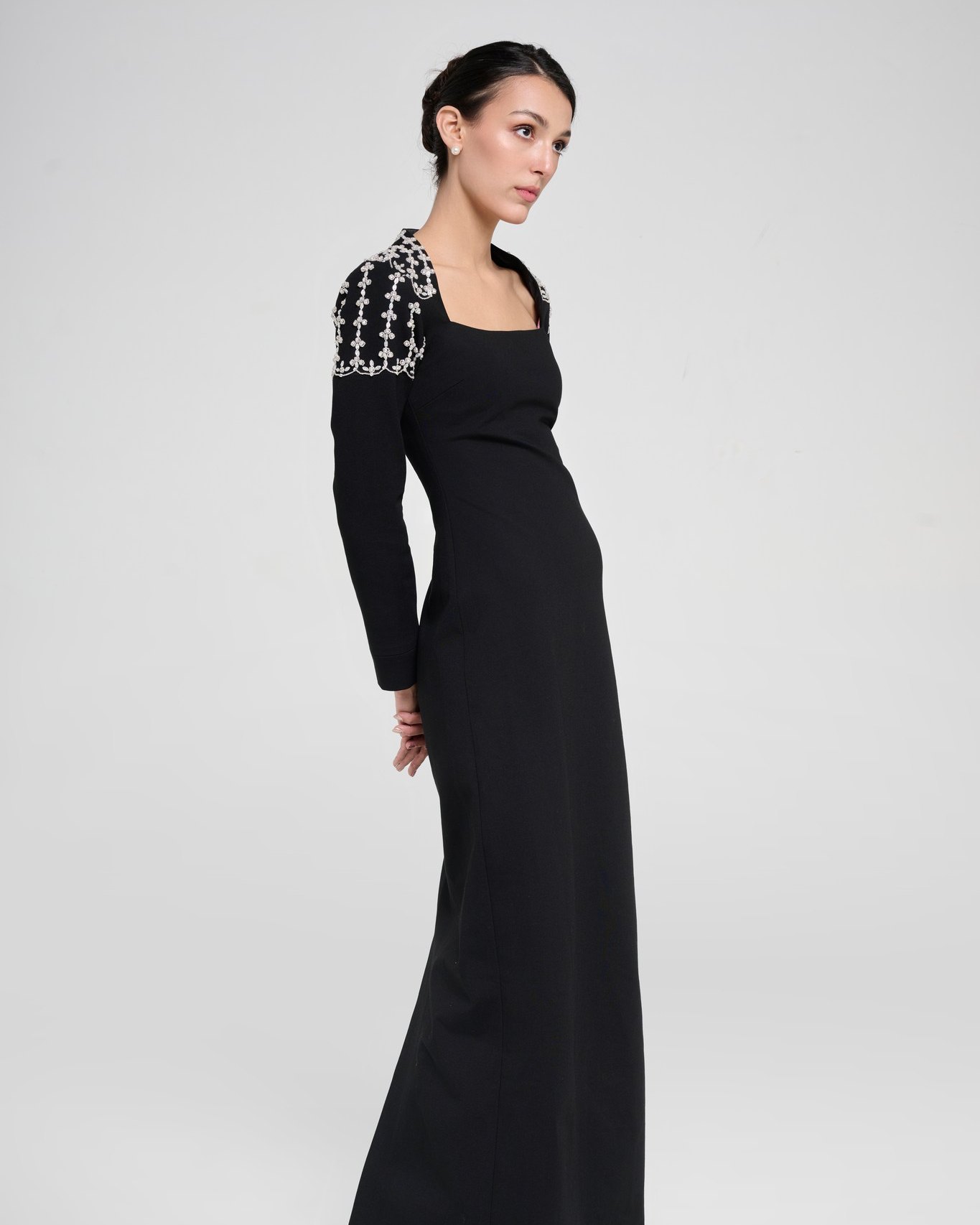 The silhouette, in its entirety.
Signature Dress, Diamonds.
#Rumii #SignatureDress #DiamondsByRumii #LuxuryOccasionwear #FlagshipDress #InternationalLuxury #QuietLuxury