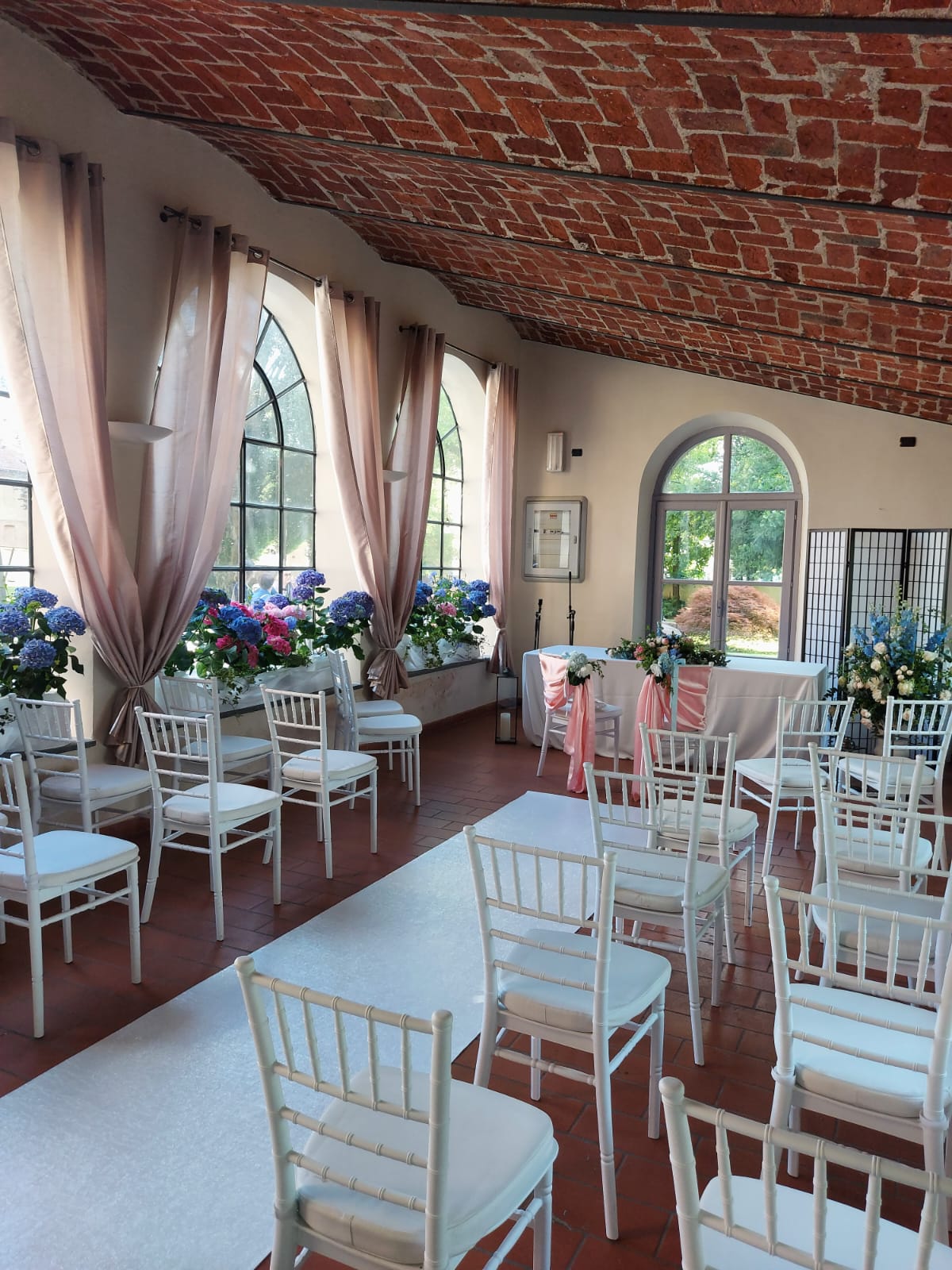 Vorresti organizzare il tuo evento in questa location? ✨
Le nostre proposte rispecchiano ciò che per noi conta davvero: orientare ogni scelta verso un’esperienza curata, armoniosa e in linea con la tua visione.
Raccontaci il tuo progetto e trasformiamolo insieme in un momento indimenticabile.
🌐 www.locationwow.com
👉 Scrivici ora per un preventivo gratuito.
#PopUpLocationWow #EventiTorino #EventDesign #EventPlanner #LocationEventi