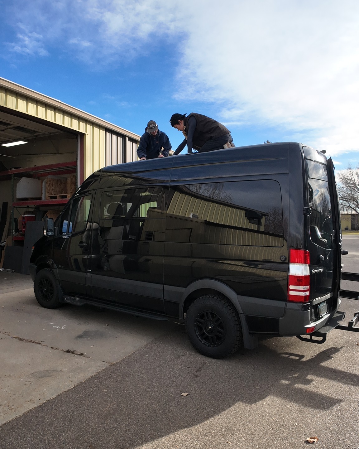 Planning out some upgrades on this sweet Sprinter. Reach out to our team to learn more about how we can upgrade your rig!
#coloradocampervan #poptop
#vanconversions #vanbuilders #vanfam #vanlife