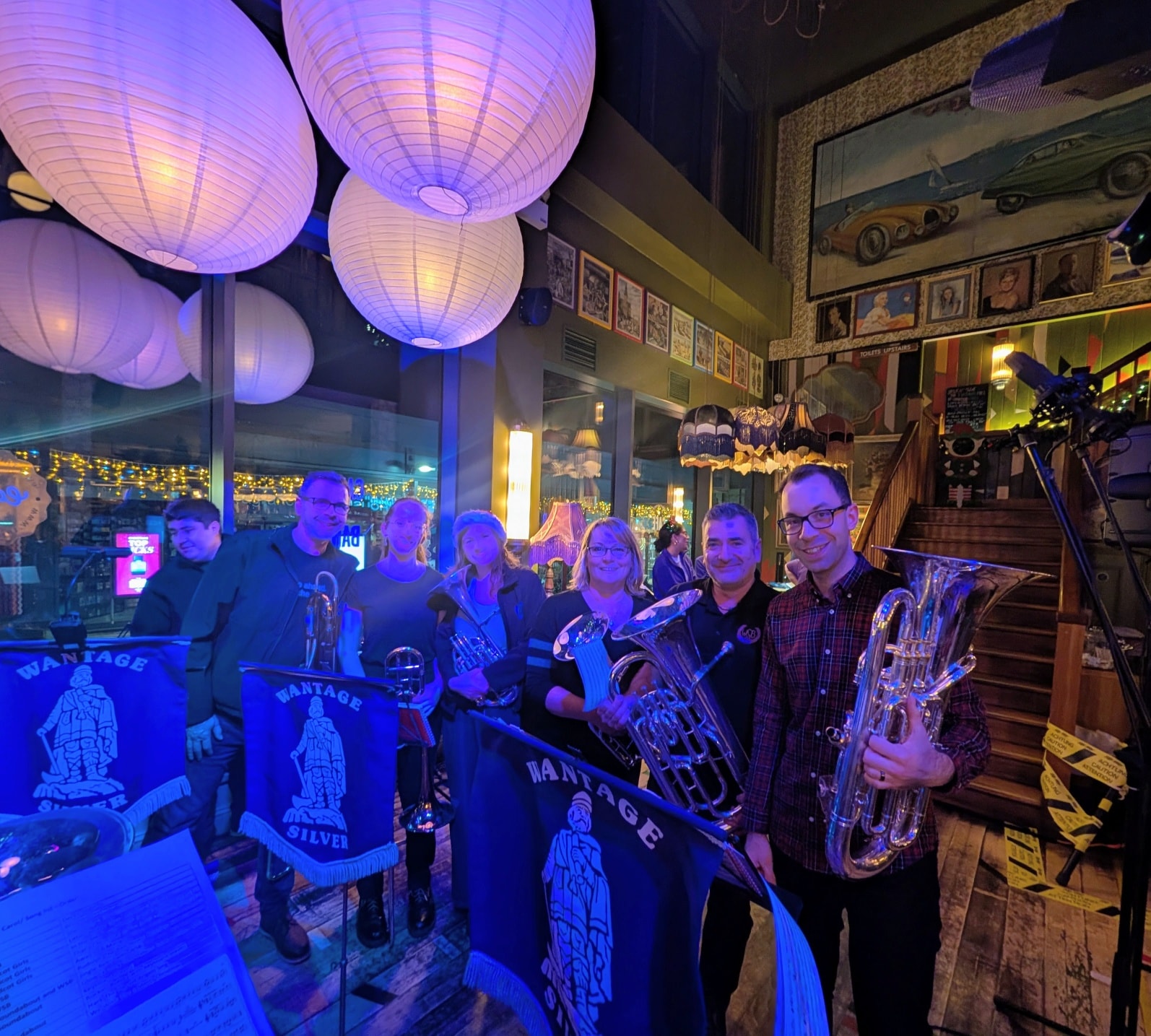 @bbcoxford - what a fantastically, festive evening! ๐บ ๐
Members of Wantage Band raising the roof for BBC Oxfordshire Christmas Carol Singalong at @berrolounge, Didcot!
#BrassBand #Christmas #Wantage #Didcot #Oxfordshire