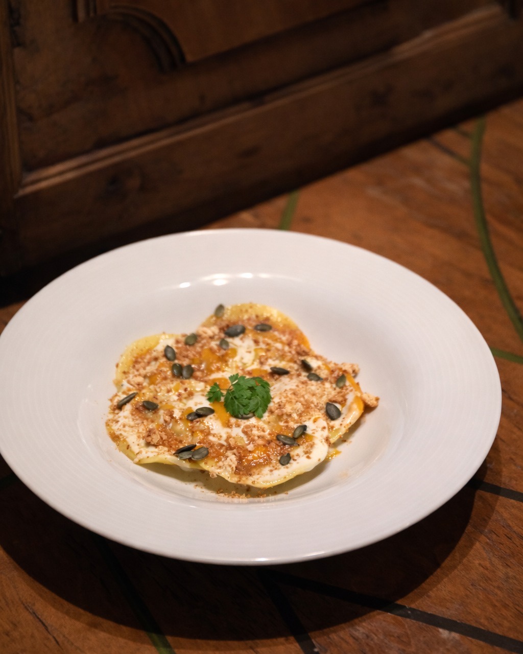 I ravioli di zucca, tesoro di antica saggezza culinaria mantovana, qui abbinati a gorgonzola e amaretti ….una sapiente combinazione di gusti e di squisita bontà!
🎁✨🥂
#happynewyear #anticaosteriamonterosso