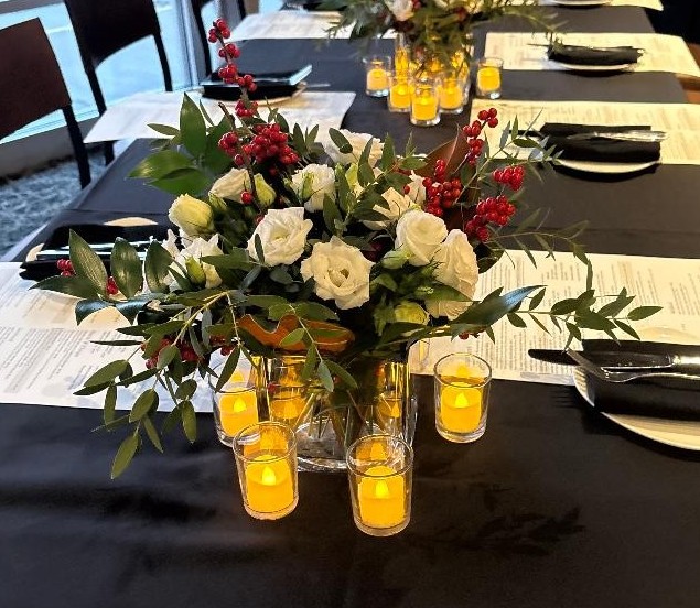 While we’re known for designing décor for weddings and large corporate events, we truly love when clients invite us to create florals and table décor for smaller, intimate holiday gatherings like this one ✨🌿These cozy celebrations allow us to focus on thoughtful details, seasonal blooms, and creating a beautiful atmosphere around the table - where memories are made. No event is too big or too small for a little SaniMar magic. 💫
@chwinery