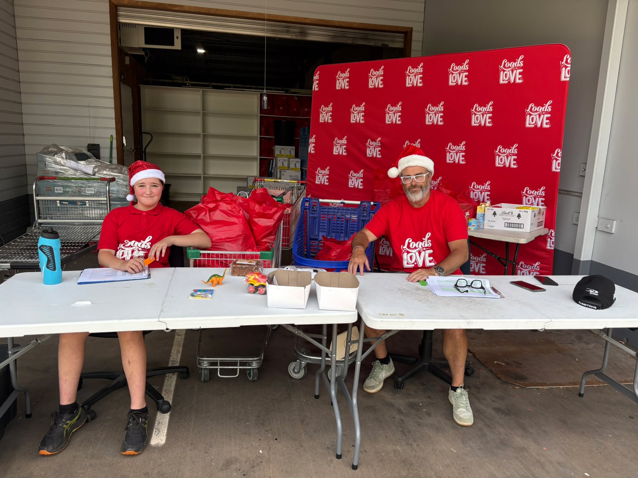 We are very busy at Loads of Love today, with Ella and Dave handing out hamper bags, and our amazing volunteers busy filling another 600 bags for collection this week.
Thankyou to everyone who has donated or supported Loads of Love this year!