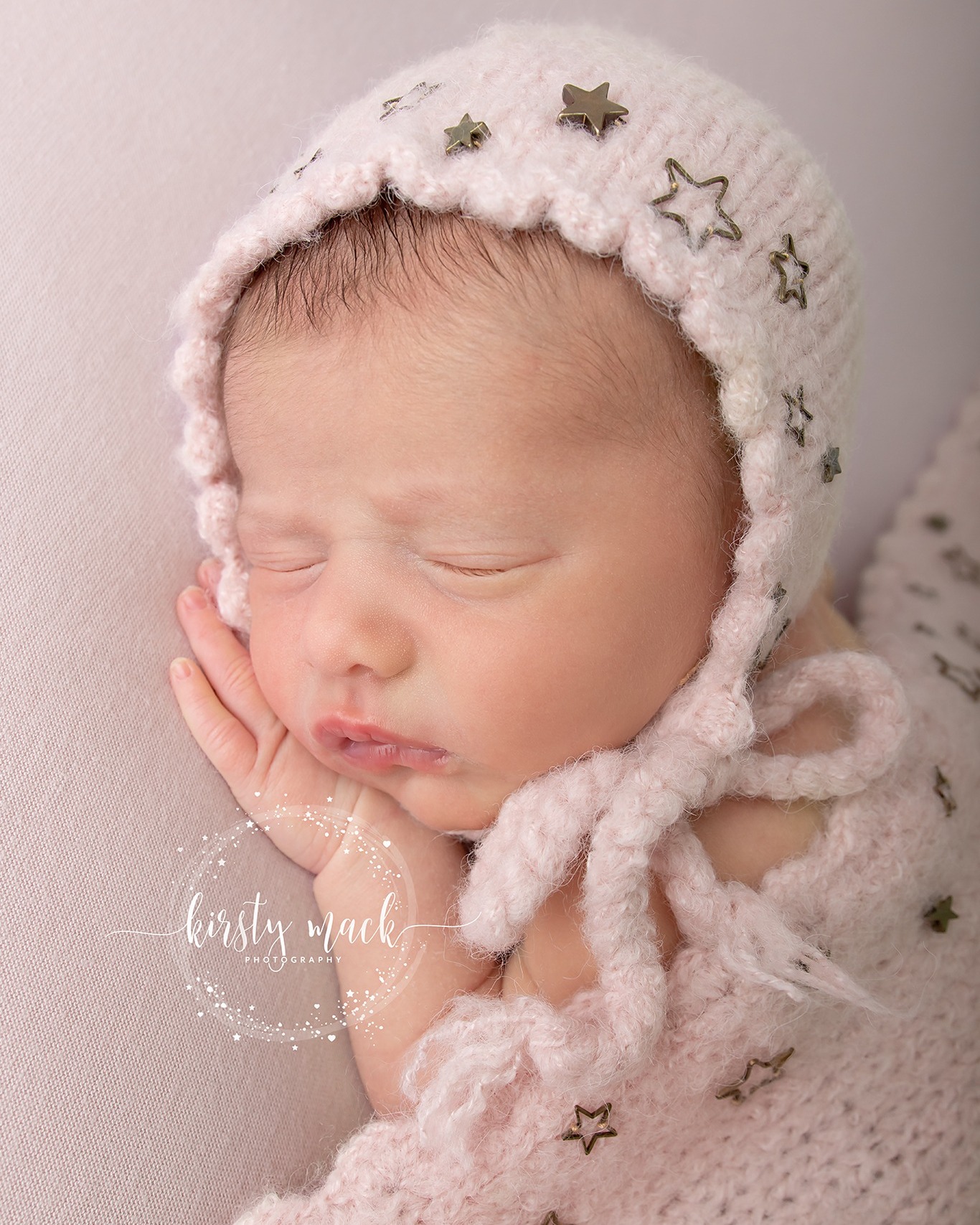Tilly's mummy wanted lots of pink in today's session. After having 2 boys, Tilly's arrival completes their gorgeous family and her mummy wanted to celebrate all things girly! We used a lot of gorgeous floral headbands, lots of pink and lavender in her set-ups and mum, Abbey picked out this bonnet...think you'll agree it was a good choice!
Abbey and Jamie, congratulations, she is beautiful! x
Thank you so much for coming back to me - it was so lovely seeing you all again and seeing how the oysters have grown! x
www.kirstymackphotography.com
#wirralnewborn #wirralbaby #wirralnewbornphotographer #wirralmum #wirralmums #wirralbusiness #wirralmaternity #kirstymackphotography #babygirl