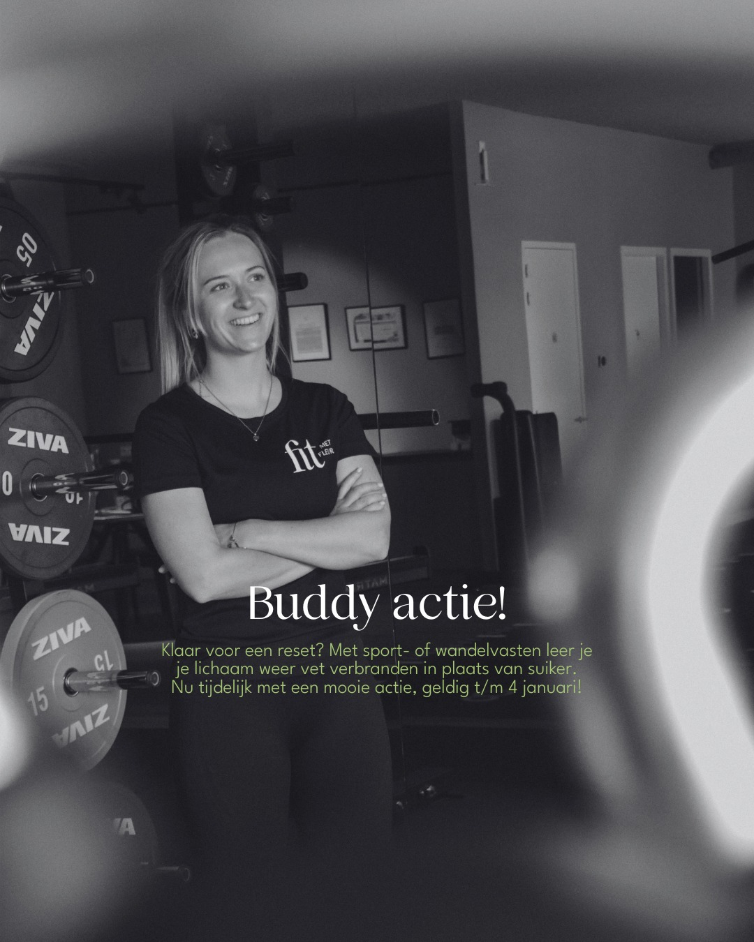 🤝 Buddy-actie: samen sterk het nieuwe jaar in!
Goede voornemens in januari? Dit is er eentje die je écht volhoudt. Met de Buddy actie ga je samen aan de slag met een bewezen 10-daagse methode om je lichaam om te schakelen van suiker- naar vetverbranding.
Waarom samen?
Omdat het gewoon makkelijker (en leuker) is. Je motiveert elkaar, houdt elkaar scherp en staat er niet alleen voor. 💪
Wat houdt het in?
✔️ Een uitgekiend voedingsprotocol inclusief supplementen
✔️ Begeleiding van Fit met Fleur
✔️ Elke dag óf 30 minuten sporten óf 60 minuten wandelen
✔️ Een natraject van 30 dagen om je resultaat vast te houden
🎁 Buddy actiepakket voor 2 personen
Van €570,84 → €460
Een mooie start van het nieuwe jaar, met meer energie, focus en een fitter gevoel, en dat fijn samen!
Meer info of aanmelden? Stuur een mail naar info@fitmetfleur.com of neem contact met me op via 0657260198