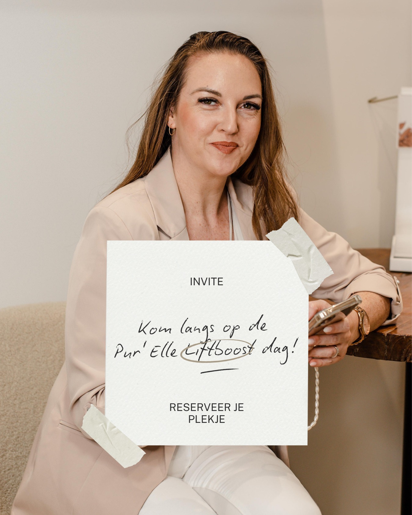 ✨ Start 2026 met een huid die je laat stralen, van binnen én van buiten.
Op zaterdag 7 februari nodig ik je met veel liefde uit voor een exclusieve Liftboost-dag bij Pur’Elle. Een dag waarop alles draait om versteviging, glow en jezelf dat extra moment gunnen.
De Liftboost is geen snelle truc, maar een doordachte HIFU-behandeling die je huid zichtbaar lift en verstevigt op een zachte, huidvriendelijke manier. Voor wie voelt dat de huid wat veerkracht verliest, maar wél natuurlijk wil blijven. 💆♀️✨
💖 Wat je die dag mag verwachten:
• Liftboost-behandeling
– Volledig gelaat: €300
– Half gelaat: €200
• Een speciaal cadeautje voor jou 🎁
Het Collagen Filler Elixir, een intensief verstevigend serum met Matrixyl®3000, dat helpt bij:
– het verbeteren van stevigheid
– het verzachten van fijne lijntjes
– het ondersteunen van een volle, veerkrachtige huid
✨ En omdat echte huidverbetering verder gaat dan één moment:
Kies je na de kennismaking voor een kuur van 3 behandelingen? Dan ontvang je 2 extra thuisproducten cadeau, zodat je huid ook thuis verder ondersteund wordt.
💛 Deze dag is er voor vrouwen die willen investeren in zichzelf. Zonder druk, zonder overdaad, maar mét resultaat.
Wil jij 2026 beginnen met een frisse, stevige en zelfzekere uitstraling? Reserveer dan tijdig je plekje en ervaar wat de Liftboost voor jouw huid kan doen.
Ik kijk ernaar uit om je te ontvangen. 🤍
Veel liefs,
Lien
