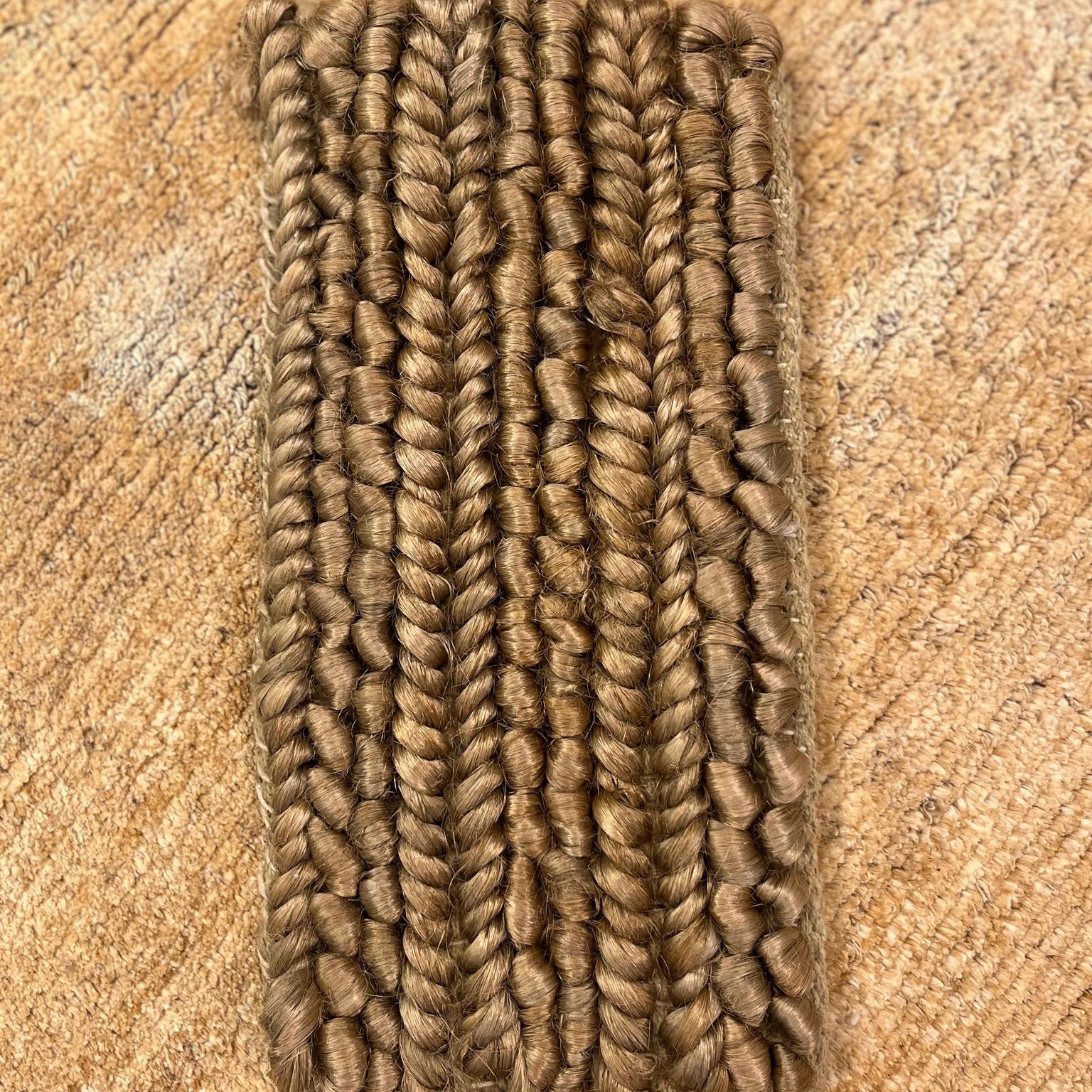 Tapete Juta Sumak
Artesanal, natural e cheio de textura. Em juta, traz aconchego e personalidade, harmonizando perfeitamente com ambientes neutros, contemporâneos ou rústicos.
Consulte mais sobre o modelo visitando nossas lojas.
📍Av Henrique Schaumann, 498 - Pinheiros | SP
São Paulo: (11)93044-1854
Caxias do Sul: (54) 3027-1234
.
.
.
.
#kiantapetes #arqdecor #interiordesign #sofisticacao #personalidade #estilo #tapetesimportados #decoração #homedecor #homesweethome #designinterior #arqlovers #confort #casadecorada #DesignDeInteriores #minimalismo #minimalistdesign