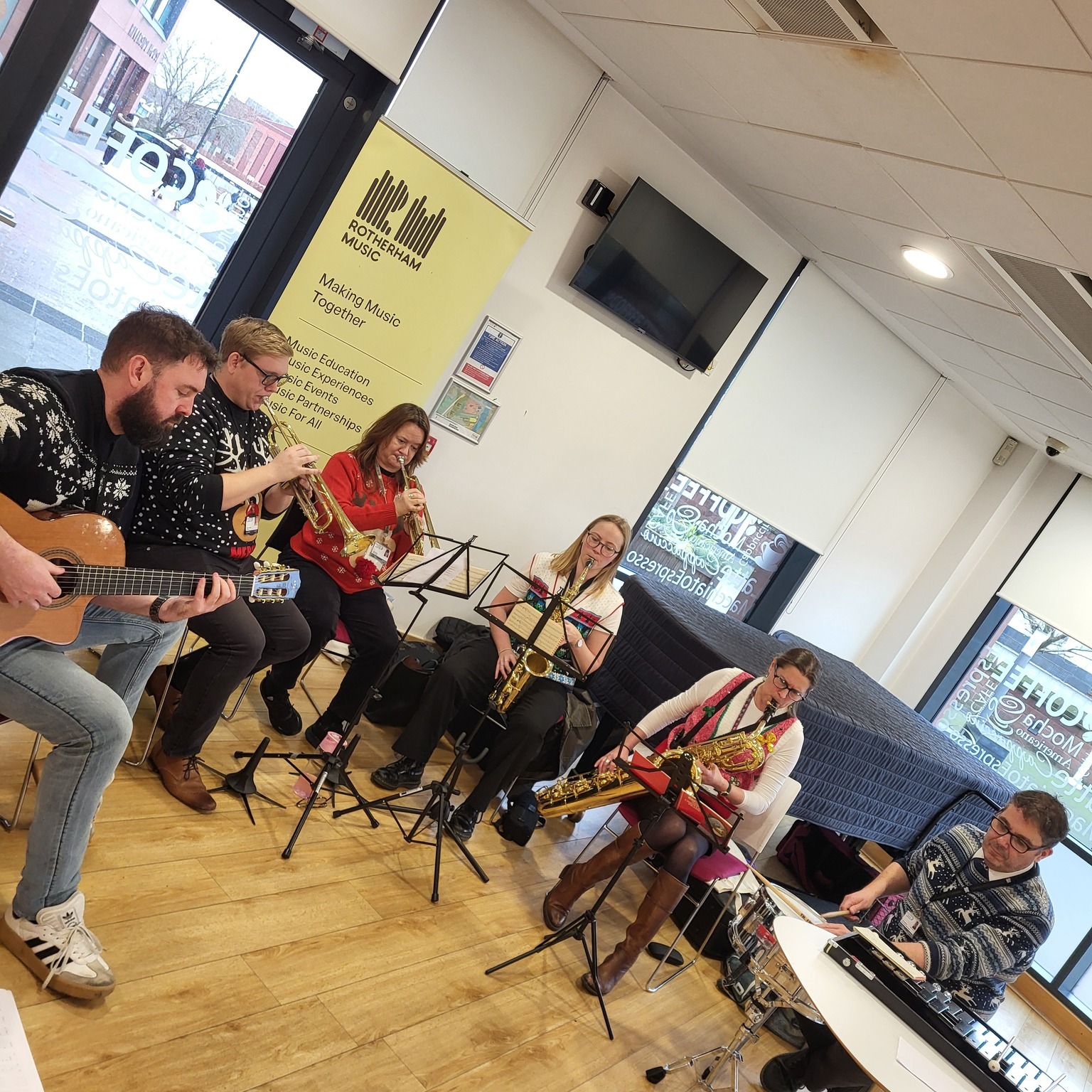 The First of our Riverside Recital sessions for this week has been and gone.
There's still time until the last session of the year, be sure to join us this Friday at 12:30pm for a performance by Dave Harold!
#Riversidehouse #riverside #Free #music #christmas #livemusic #thingstodo #live #creativity #riversidecafe #Musicians #fyp #RotherhamIsWonderful #rotherham #liveperformance #christmas2025 #localartists #MusicEducationMatters #freeevent #freeexperience #talentshowcase