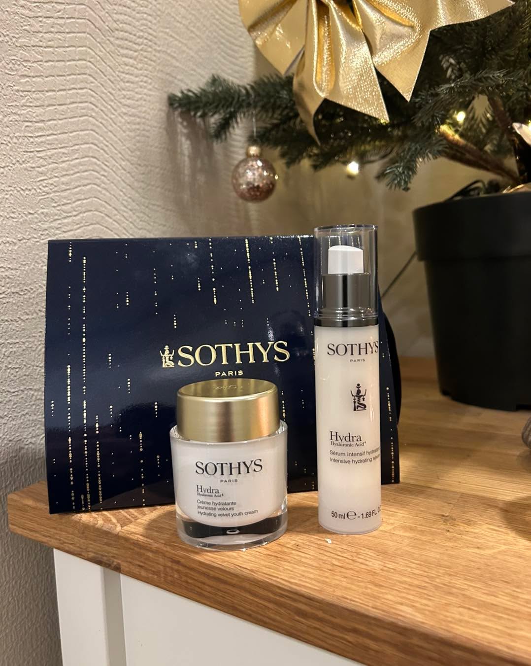 Sothys heeft prachtige cadeauboxen.
Hoogwaardige huidverzorging, prachtig verpakt.
En ook nog eens scherp geprijsd, met een enorme korting!
Leuk om te geven of te krijgen!🎁🎄
Wij adviseren je graag.
