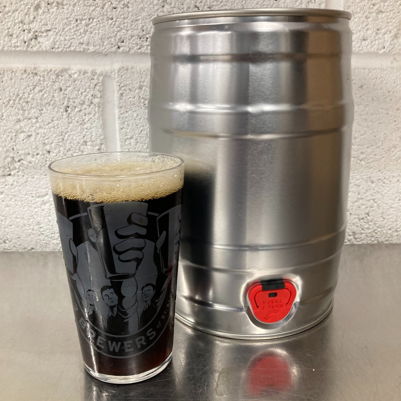 Folks, our much requested award winning Porter is on tap and in Mini Kegs at the brewery from midday-ish today (Saturday 20th). Very limited quantity so you'd better be quick. It's really rather good.
Our full range of regular beers are also available in bottles, mini kegs and gift packs.
Opening:
Saturday 20th 11 -4
Monday 22nd 8-4
Tuesday 23rd 10-4
Weds 24th 10-4
So don your Santa Hats and get on over to the farm
See y'all soon
The 3 Brewers of St Albans