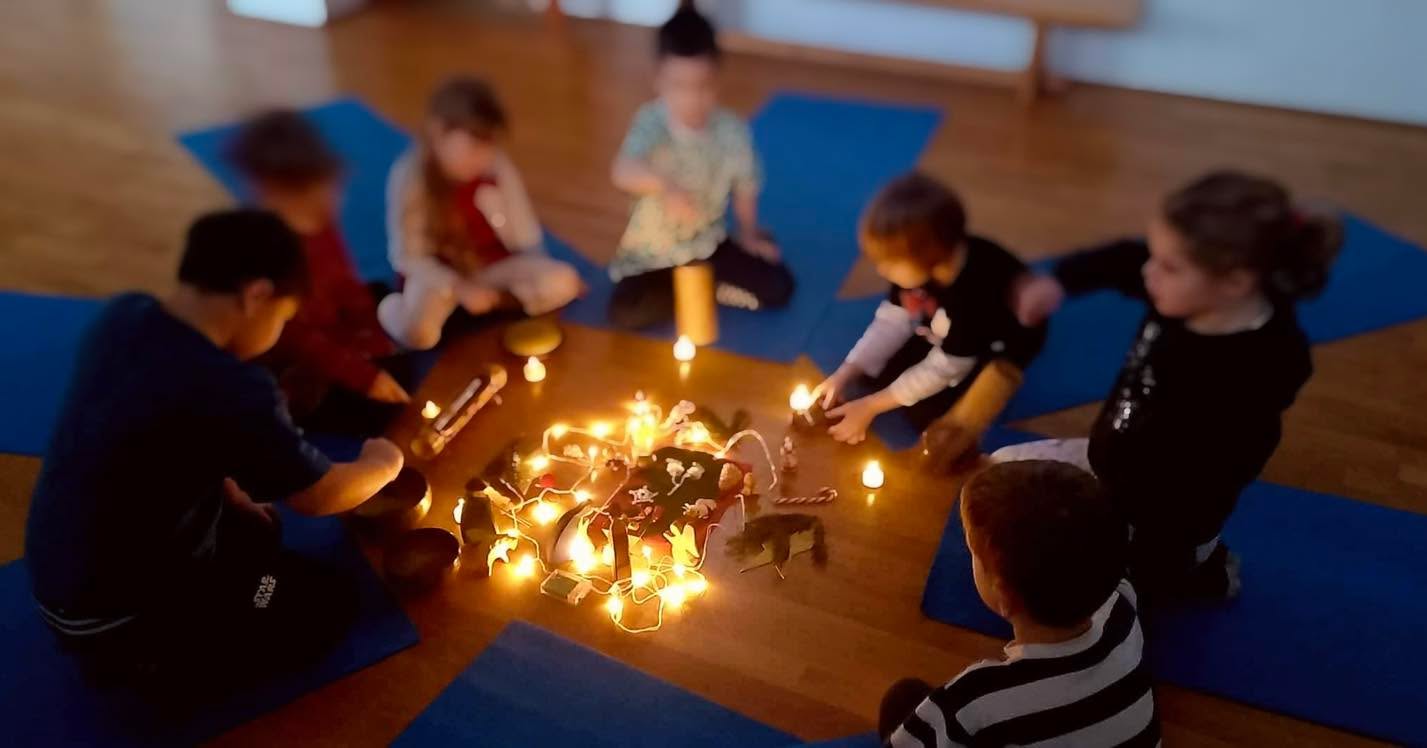 Ünnepi hangulatban telt az idei utolsó jóga 🧘🏼♀️