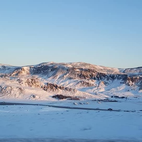 Snowy mountains in Hveragerði. Such a serene, cozy town.
#VisitHveragerði #travel #Iceland #DiscoverHveragerði #IcelandicMagic