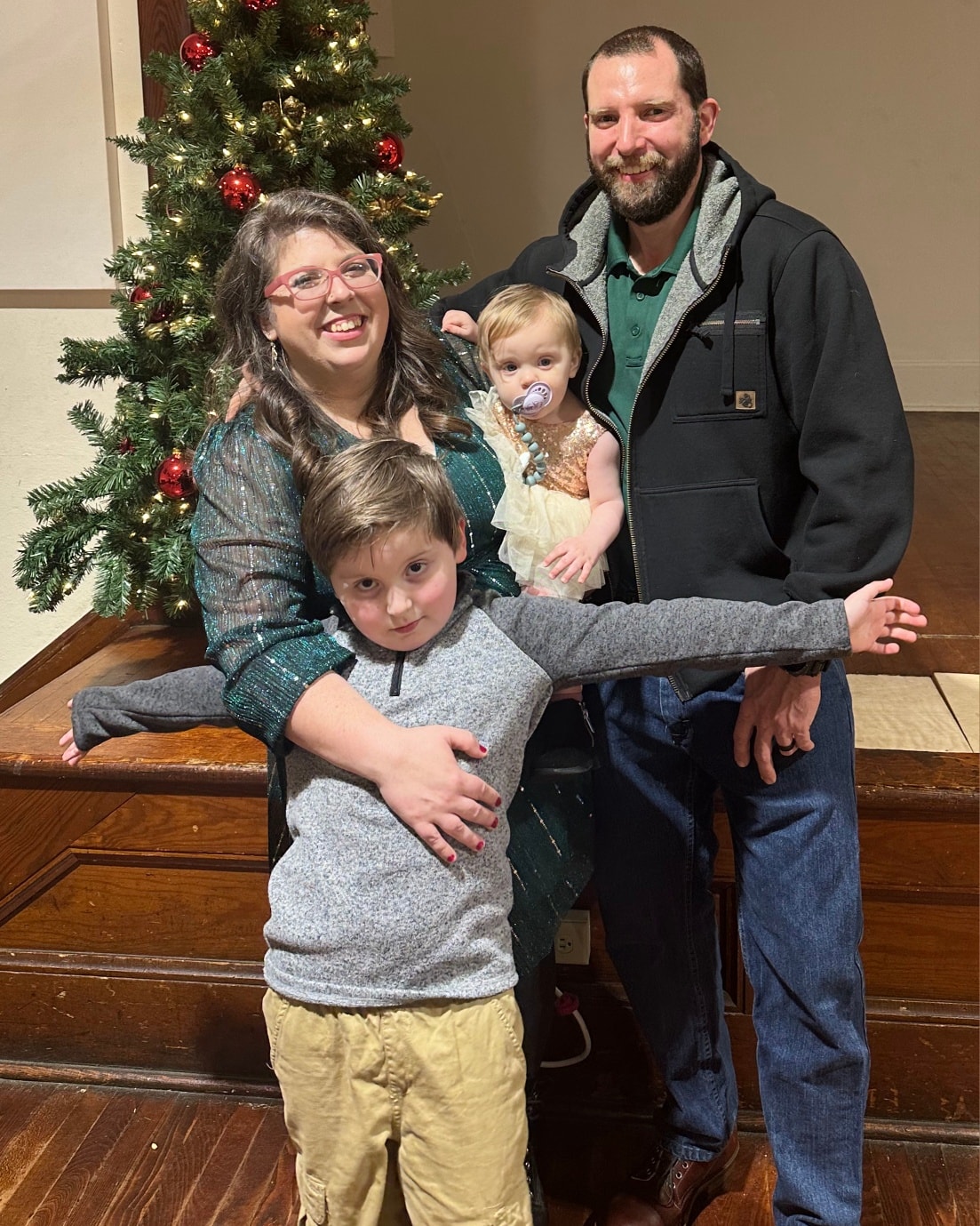 From our family to yours, wishing you a very Merry Christmas and a Happy Holiday season. 🎄
Thank you for supporting Fair Winds Farmstead! We are so grateful for each and every one of you. ❤️