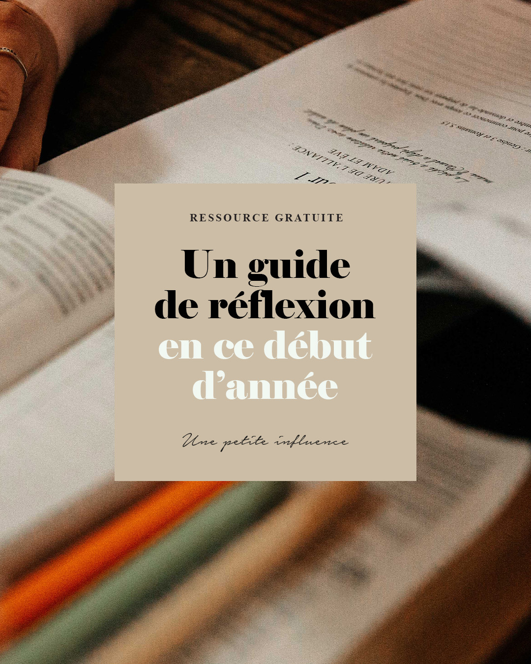 Le premier jour de l'année du calendrier juif débute par la fête des Trompettes, aussi appelée Rosh Hashanah. Ce jour-là, on fait retentir une corne de bélier, afin de proclamer Dieu comme Roi du monde.
Cependant, l’atmosphère de Rosh Hashanah n’est pas entièrement festive. Elle inaugure une autre fête : les dix Jours redoutables. Ces dix jours mettent l’accent sur la repentance et l’introspection. Ils offrent un temps pour examiner sa conduite en préparation de Yom Kippour, le Jour des Expiations.
Célébrés par les juifs depuis le temps de Moïse, ces jours solennels sont aussi respectés aujourd'hui. Même si nous ne sommes pas juifs, je crois qu'il est très bénéfique de prendre un temps de réflexion en début d'année.
Nous sommes habitués à établir des objectifs et à choisir de nouvelles résolutions. ✨ Et si cette année était différente? Et si on prenait un temps pour faire une rétrospective de la dernière année? D'être reconnaissant pour tout ce que Dieu a fait et de s'humilier devant nos péchés.
➡️ Et si on se centrait réellement sur Dieu en ce début d'année?
☺️ Pourquoi ne pas planifier prendre un temps ce week-end?
Pour vous accompagner dans ce cheminement, je vous invite à utiliser mon guide qui vous aidera à prendre ce temps de réflexion qui se trouve sur mon site web dans la section des ressources gratuites!
#UnePetiteInfluence #FemmesDeFoi #Chretienne #NouvelleAnnes #Introspection