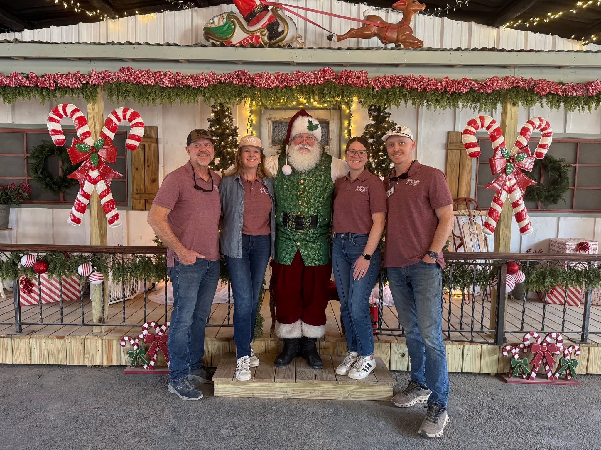 The Christmas season has come to a close and we are so very grateful to all of you for spending some time on the farm and making our family business possible. It's been a privilege to see families spending time together making memories and starting new traditions.
A big thank you to our wonderful farm crew for demonstrating true customer service, working as a team and making the magic happen!
We want to wish you ALL a very blessed Christmas season surrounded by the people you love. We look forward to doing the same!