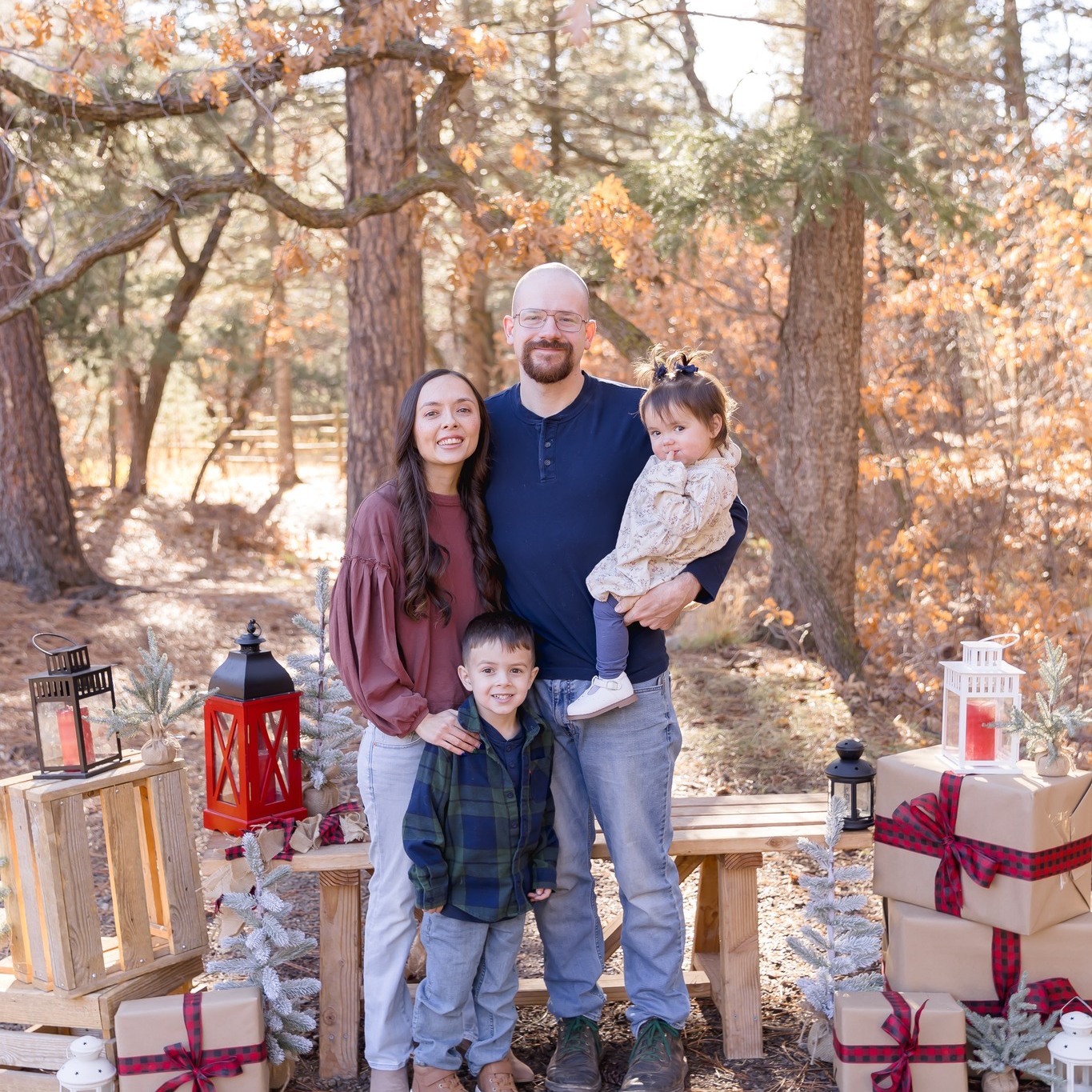 What was the best part about your Christmas? Tell us in the comments!
.
.
.
.
Time: Day
Location: Doc Long
Wanna Book?! Link in Bio!
#familyphotography #childphotographer #childphotography #naturallightphotographer #newmexicotrue #albuquerquefamilyphotographer #albuquerquephotographer #rioranchofamilyphotographer #rioranchophotographer #lifestylephotography #katebucklesphotography #nmphotographer #passmonthlymoments
@passgalleries