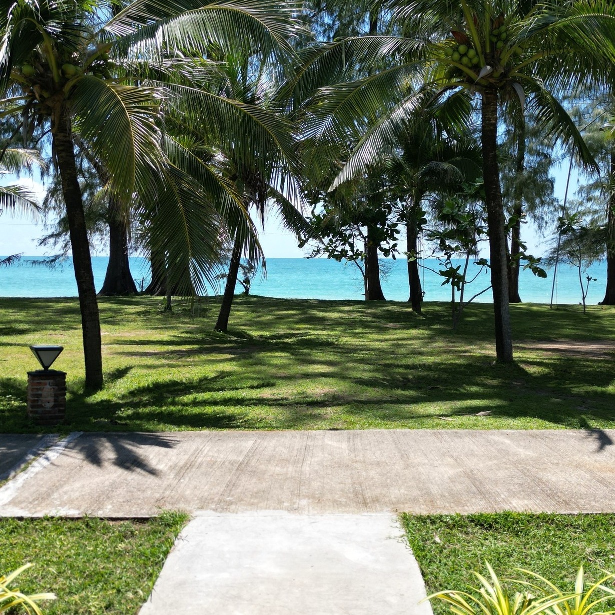 Walk straight into vacation mode🌴
Enjoy our best direct booking rates here! ➡️ link in bio
📞094 432 8889
📩info@longbeachchalet.net
🌐www.longbeachchalet.net