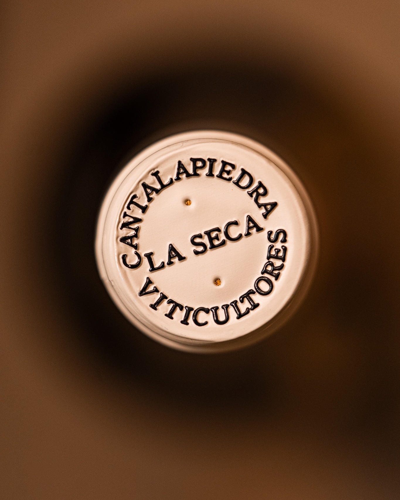 Esta Navidad, elige vinos con carácter.
Arenisca 2023 es un 100% Tinta de Toro de Cantalapiedra Viticultores, fiel a su tierra y a su forma de entender el vino.
🎄 Pack navideño de 6 botellas con 10% de descuento en nuestra página web, disponible solo en diciembre.