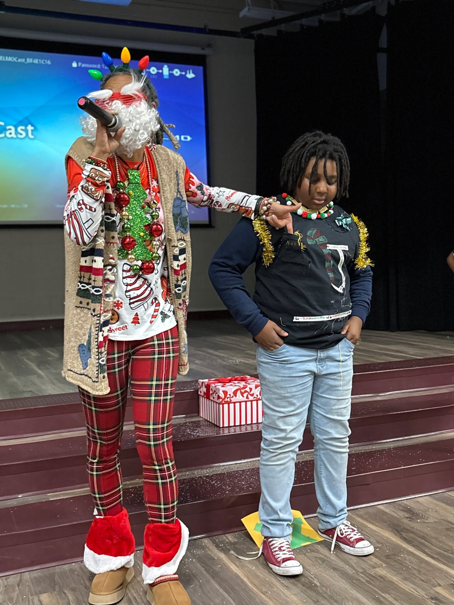 Performers of all ages shared their talents in the Winter Wonderland Holiday Concert last week.
@music.orchard.richmond instructors and students took the stage to play songs they’ve been rehearsing, including one student-teacher duo on saxophones! Other acts included choral performances, a xylophone player, an a cappella rendition of “Feliz Navidad,” a poetry recitation, and original choreography from the Praise Dancers.
The concert also featured a fashion show in which nearly every student walked the runway modeling a holiday outfit they’d designed themselves, backed by music from our violinists and a running commentary from our own Ms. Bailey in Santa beard and lighted necklace.
What a wonderful way to kick off the holiday break!