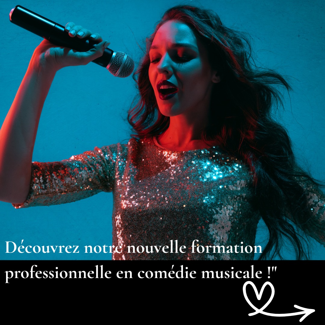 🎭✨ STAGE DE COMÉDIE MUSICALE : DÉCOUVREZ LE MODULE 1 – THÉORIE & IMMERSION ! ✨🎭
Vous avez toujours rêvé de monter sur scène et de maîtriser l’art de la comédie musicale ? Notre stage intensif du 9 au 14 mars 2026 au Studio Théâtre 71 à Bordeaux commence fort avec un Module 1 exclusif pour poser les bases de votre aventure artistique !
🔍 Module 1 : Théorie & Découverte
Plongez dans l’univers fascinant de la comédie musicale avec :
→ Une exploration historique et culturelle du genre, de Broadway aux comédies musicales contemporaines.
→ Une présentation des objectifs de la semaine pour savoir exactement ce qui vous attend.
→ Un travail sur votre tessiture vocale avec une chanson préparée à l’avance.
💡 Pourquoi ce module est essentiel ?
C’est le point de départ pour comprendre les enjeux de la comédie musicale et vous préparer à libérer tout votre potentiel pendant le stage.
🤫 Ce n’est que le début ! Les 5 autres modules vous réservent des surprises pour travailler la danse, le chant, le jeu théâtral, et bien plus encore… Restez connectés pour les découvrir !
📅 Dates : Du 9 au 14 mars 2026
📍 Lieu : Studio Théâtre 71 – 71 cours Édouard Vaillant, 33300 Bordeaux
💰 Tarifs : 1400€ (financement AFDAS/Pôle Emploi) ou 1000€ (financement personnel)
📩 Inscriptions et informations : idealstheatre.formation@gmail.com
🔥 Places limitées – Ne manquez pas cette opportunité de démarrer votre
aventure artistique avec des professionnelles passionnées !
#StageComédieMusicale #Théâtre #Chant #Danse #Bordeaux #FormationArtistique #StudioThéâtre71 #Teaser