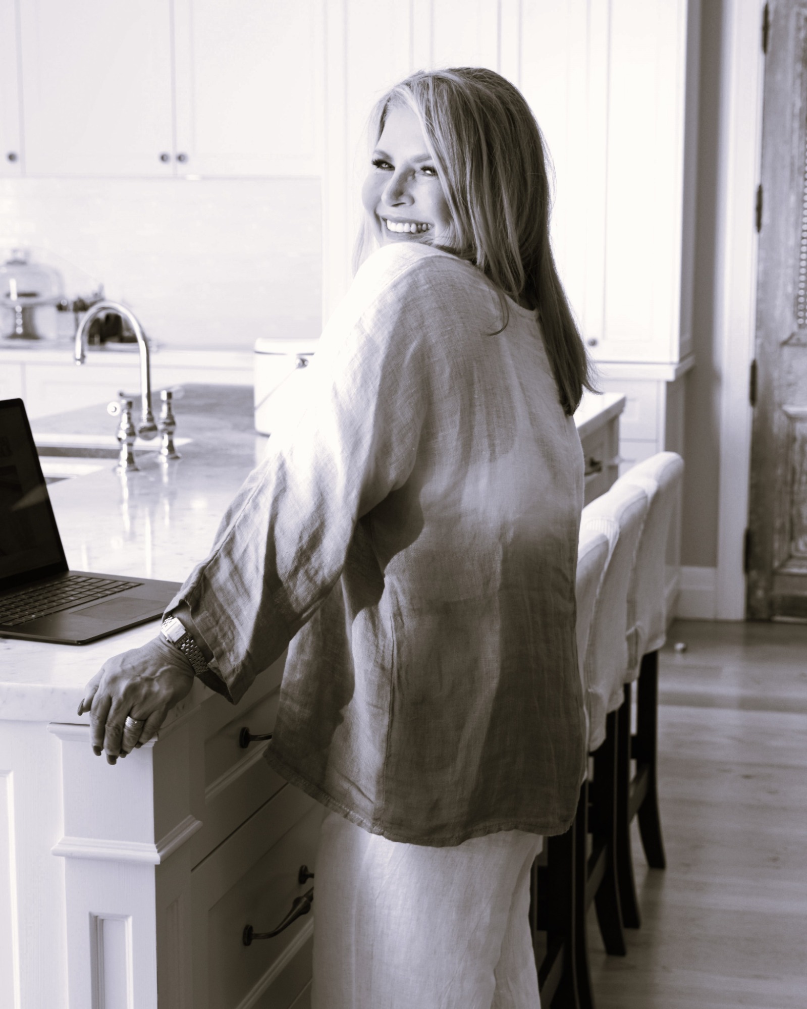 At Hannaford Ross, design is a collaborative process. Shaped by listening, trust and a shared vision.
Our team works closely behind the scenes to create homes that feel calm, considered and deeply personal, with Deborah guiding each project from first conversation to final detail.
It’s a privilege to do this work together, every day.
Your dream home begins with a conversation. ✨
Contact Deborah at Hannaford Ross to take the first step.
#HannafordRoss #InteriorDesign #MeetTheTeam #AustralianDesign #RefinedLiving #DesignPhilosophy #TimelessInteriors #DesignProcess