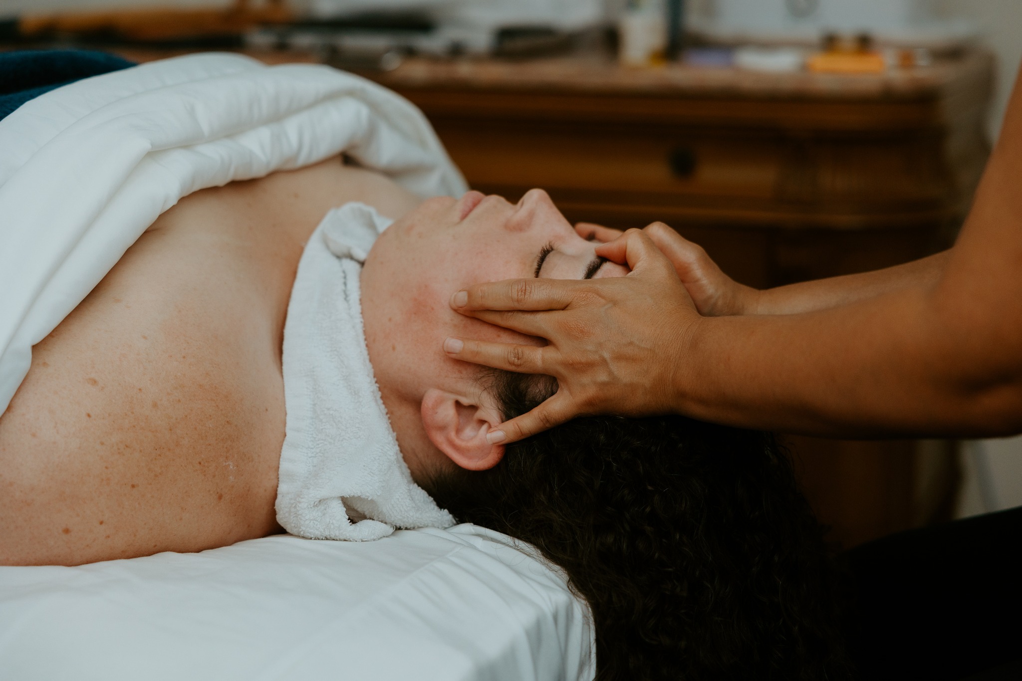 The space between Christmas and New Year is perfect for slowing down, resetting, and caring for your body. 💆♀️
I have a few massage openings this week if you’re feeling tight, tired, or just craving some quiet before the new year begins:
🗓 This Week’s Availability
• Tuesday: 8:45pm
• Thursday: 4:45pm & 6:00pm
• Friday: 4:45pm, 7:15pm & 8:30pm
And if you’re thinking ahead to more consistent self-care in the new year ✨
We offer a Monthly Massage Membership — perfect for staying on track and feeling your best.
✔️ Save $10 per session
✔️ Maintain progress between sessions (instead of starting over)
✔️ A reliable moment of rest you can count on
✔️ A commitment to you
View our menu of offering & Book here 🤍:
https://www.atlasyogaandmovement.com/massage