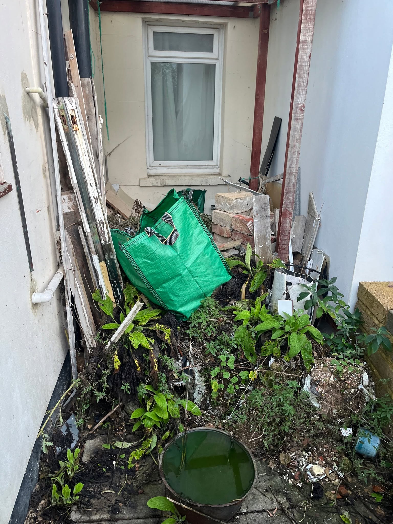 🌿✨ GARDEN CLEAN-UP TRANSFORMATION – A NEW LEASE OF LIFE! ✨🌿
The Four Seasons Maintenance team has just completed a full garden clean, and the difference is incredible! 🙌
This space was full of clutter, weeds, and overgrowth, but after a thorough clear-out and tidy, it’s now clean, open, and refreshed ready to be enjoyed again. 🌱
The customer is beyond amazed with the transformation, and we couldn’t be happier with the result!
📸 Swipe through the photos to see the before and after proof of what a proper garden clean can do.
Need your garden brought back to life?
📲 Get in touch today for your FREE quote:
📞 07952 963169
📧 info@fourseasonsmaintenance.co.uk
🌐 www.fourseasonsmaintenance.co.uk
#FourSeasonsMaintenance #GardenCleanUp #BeforeAndAfter #GardenTransformation #WeedRemoval #OutdoorMakeover #PropertyCare #LandscapingExperts #SupportLocal