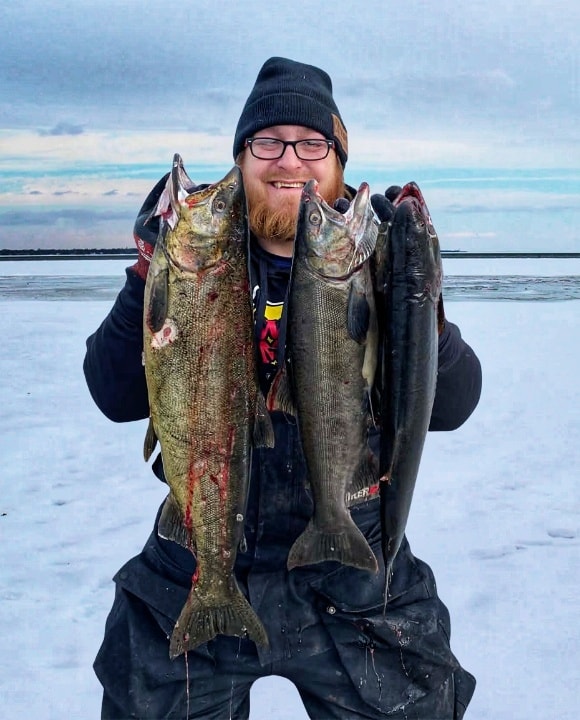 Gotta say today was the happiest Christmas I've had in quite a while spent the morning catching 3 beautiful salmon with my friends Sato Max and Yo, enjoyed a yummy lunch on the ice and learned how to properly use chop sticks! Then went to my friends Ryan Mendyka and Sandy Mendyka for a delicious dinner with their wonderful family. Also shout out to Adrienne Boyd and her amazing family for a happy christmas eve! Love all you guys 🙌❤🎣