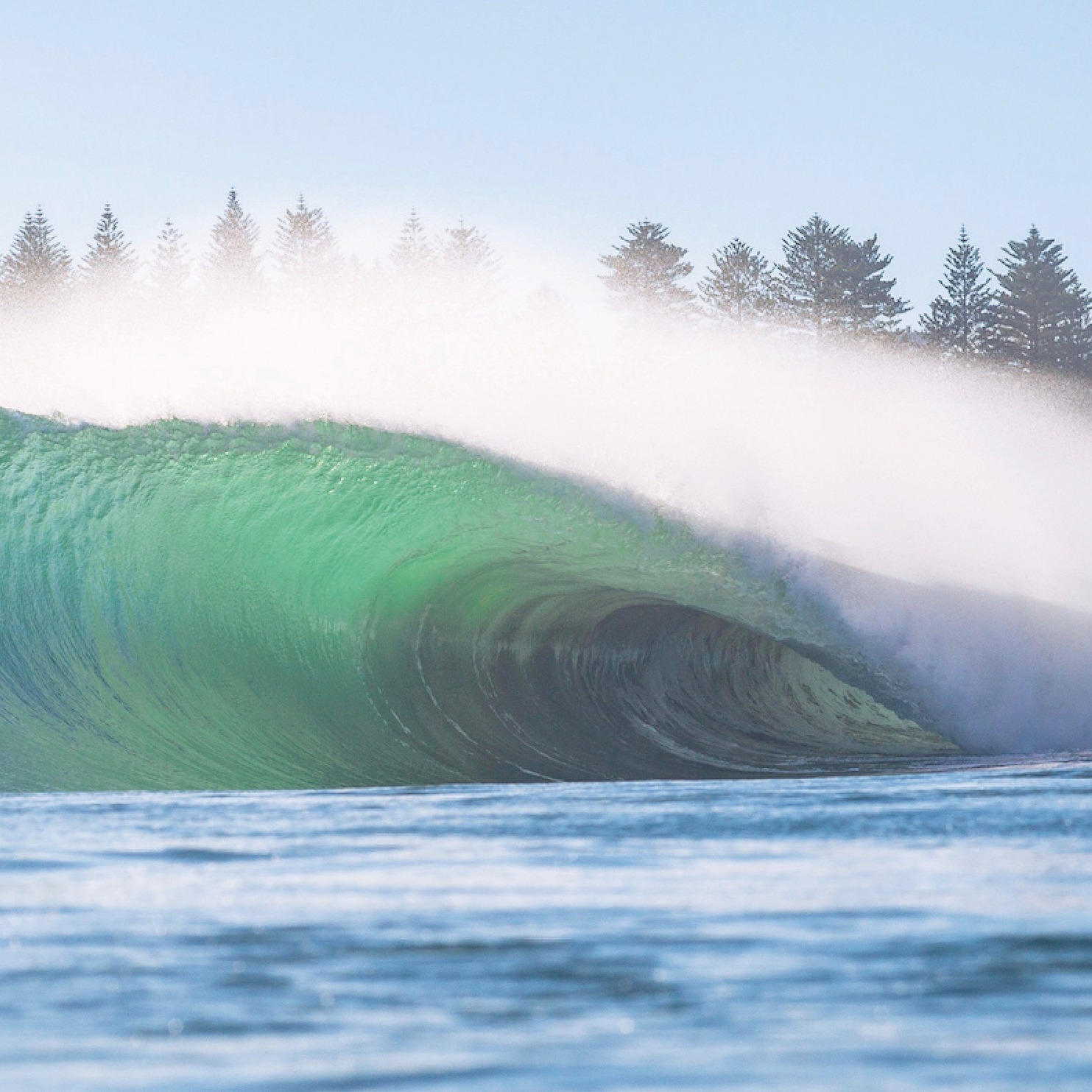 Riding the Coast – Top Surf Breaks
From Burleigh to Yamba, the Far North Coast and Gold Coast are a surfer’s paradise. Andy Mac’s picks for the best right-hand point breaks:
Burleigh Point (Jellurgal) – Legendary waves and the Burleigh Barrel.
Kirra Point – World-class perfection, home of Kirra Surfriders.
Snapper Superbank – Endless rides up to 800m.
Dbah (Duranbah Beach) – Consistent beach break, playful tubes.
The Pass, Byron Bay – Right-hander for learners and longboarders.
Image: @bystrom_photo
Read the full story in our latest issue. Link in bio.
.
.
#RidingTheCoast #GoldCoastSurf #NorthernRiversSurf #SurfingAustralia #PointBreaks #SurfCulture #ByronBaySurf #SnapperSuperbank #LocaleMagazine