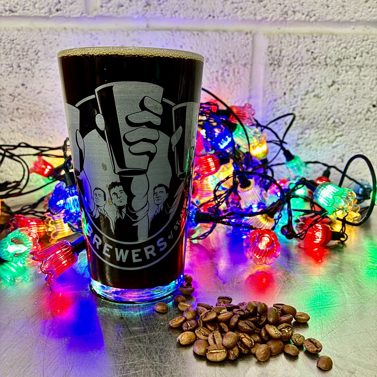 Hold on, what's this? It's only our fabulous Coffee Porter! After our regular Porter sold out on Saturday and we had customers in floods of tears after realising they'd missed out, I had to do something to help. So, from midday today, we'll have a very limited number of Coffee Porter mini kegs available. And a few pints on draught too.
No pre orders - it's strictly first come first served. Apologies in advance to our fans in Canada (who I believe followed us thinking we were Les 3 Brasseurs) - you're probably not going to make it in time.
We've got t-shirts, polo shirts, gift packs, mini kegs, bottles and Xmas vibes, so don't delay, head on over.
Taproom & Shop open
Dec 23rd 10-4
Dec 24th 10-4
Allez! Salut maintenant.
Les 3 Brasseurs de St Albans