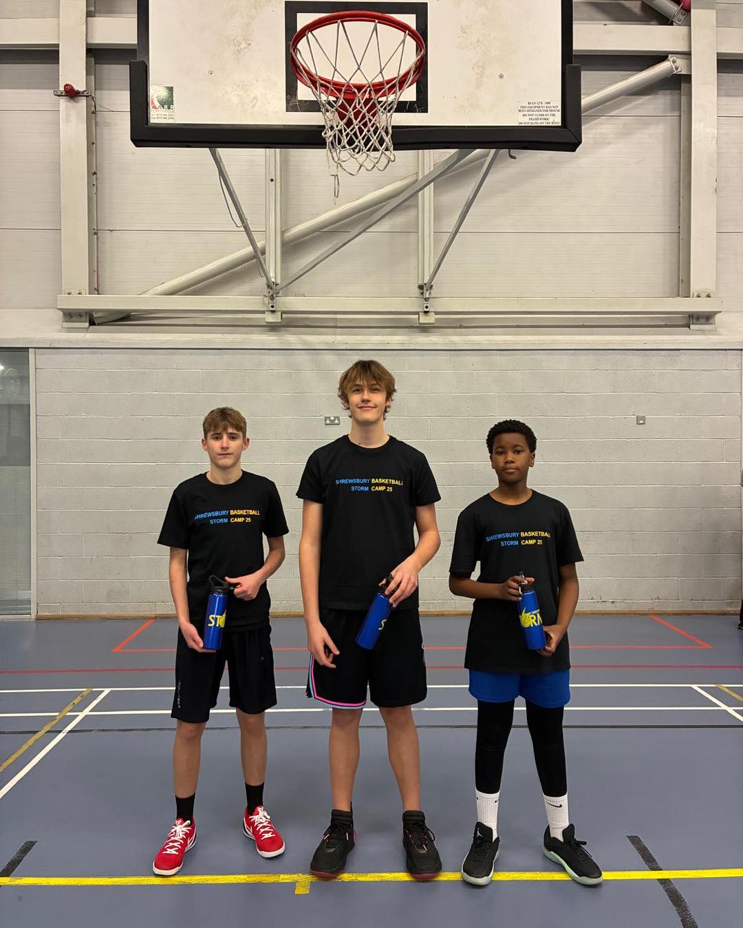 2025 Storm Christmas camp saw players from both Storm and Shropshire warriors being coached for 4 days by a team of experienced coaches who travelled from all over the UK and two flew in from the USA 🇺🇸
Day 2 saw a talk from Jack Adam’s who is part of Reading Rockets 🚀. His talk highlights the academy basketball routes and expectations to the campers.
Players of the day were - Jacob, George and Bayanda
#stormbasketball🏀 #basketballneverstops #desiretogrow #comunity #Shrewsbury