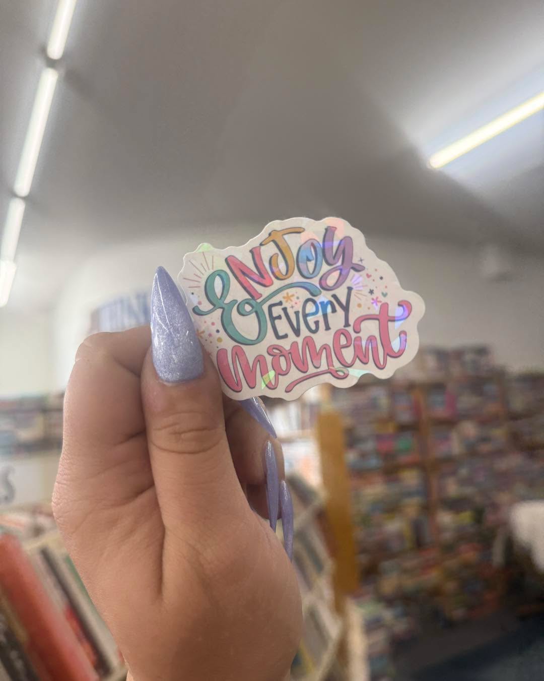 ☀️🫶✨
#HealingCrystals #groverbeachcalifornia♥️ #Bookstore #SelfLove #InnerPeace #GemstoneMagic #Intuition #CollectibleCrystals #ReadingGoals #bookstorecats #CrystalHealing #Bookworm #grover