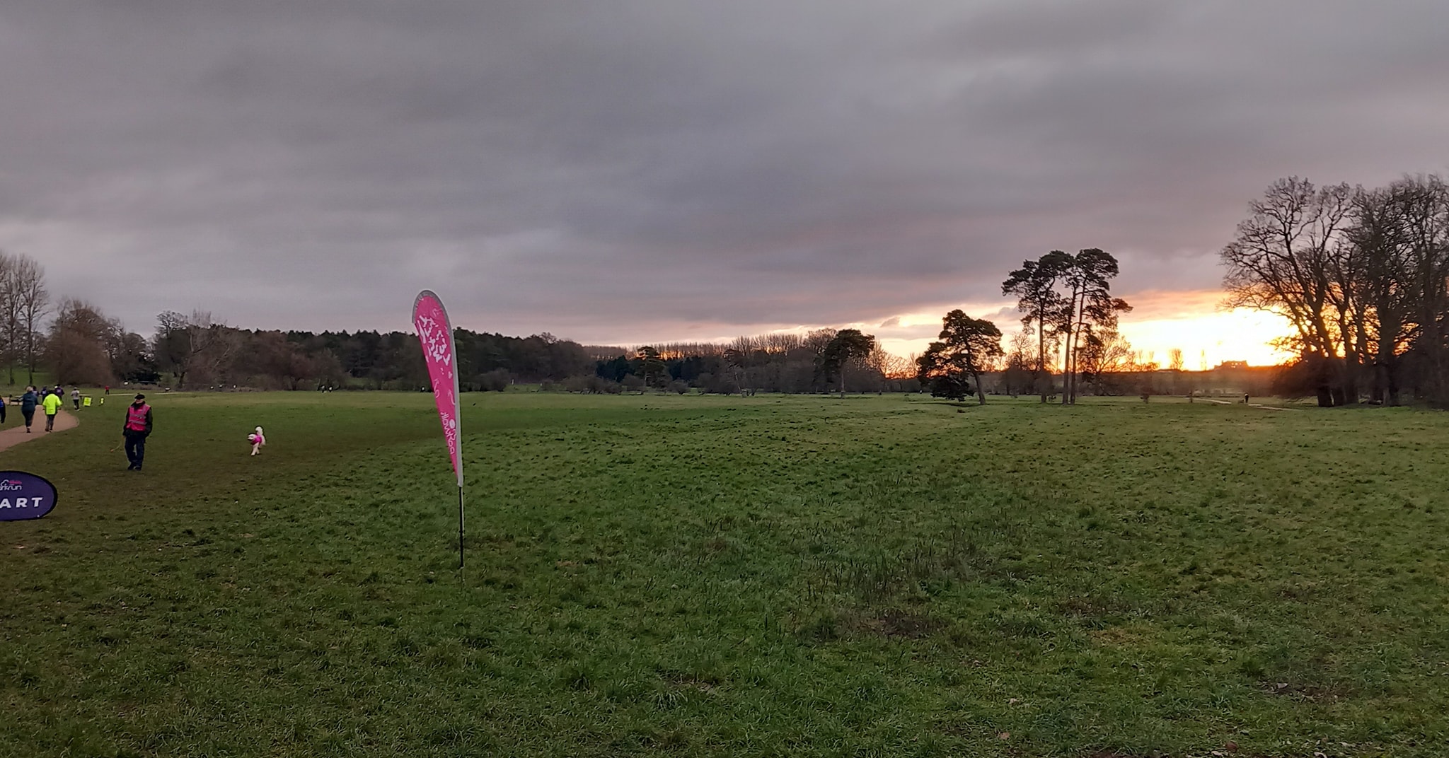 Lovely start to the #NewYear2026 Watermeadows parkrun . Can't beat a bit of #tailwalking!