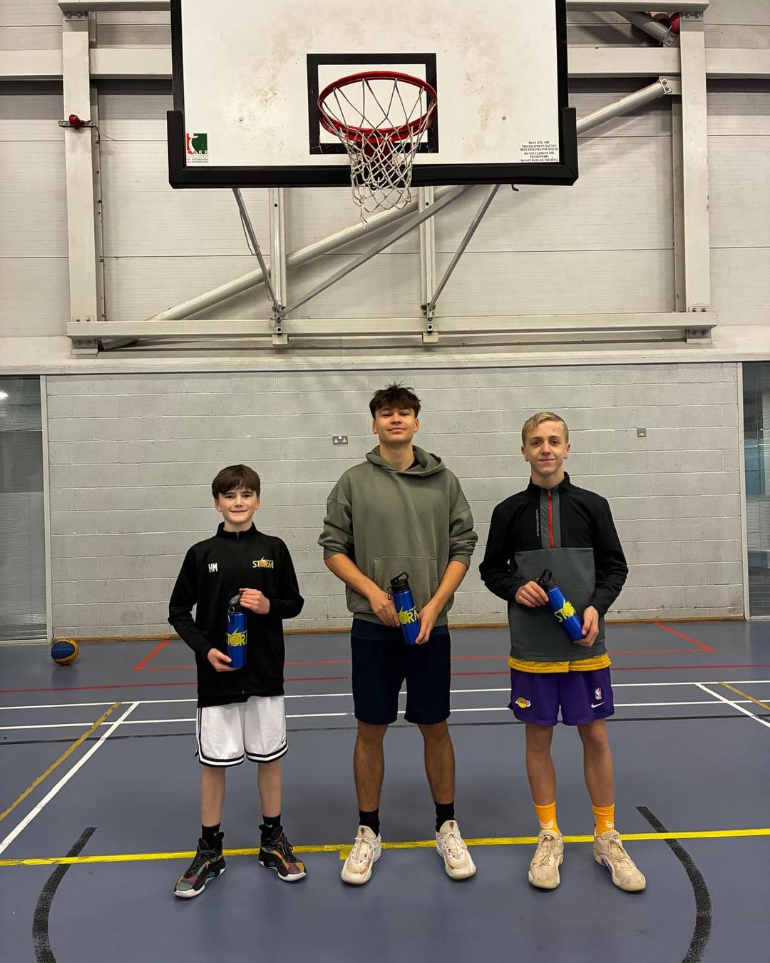 Day 3 is always a tough day with players feeling the tiredness and aches but after the morning sessions the players were given an inspirational talk from coach Bill Badley who had flown in from Iowa. He has coached at high school and division 1 college in the USA and wanted to share his passion.
Players of the day were - Hugo, Joe and Harrison.
#stormbasketball🏀 #basketballneverstops #comunity #shropshirestar #basketballengland #basketballfamily🏀❤️