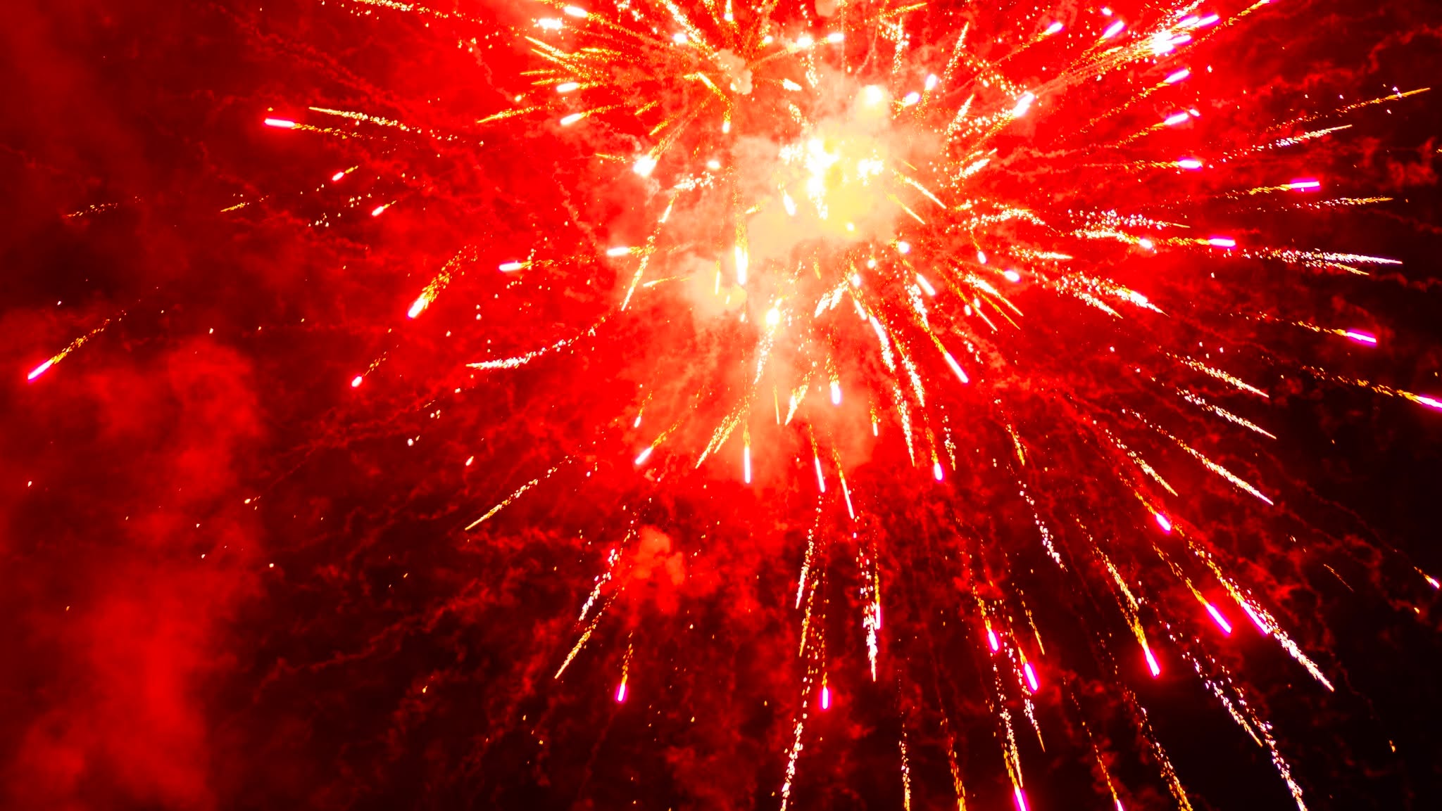 Cheers to a bright and beautiful year ahead!🥂
As the fireworks light up the sky and new memories begin, we thank you for being part of our journey. Here’s to fresh starts, joyful moments, great food, unforgettable celebrations, and beachside magic all year long🎆✨