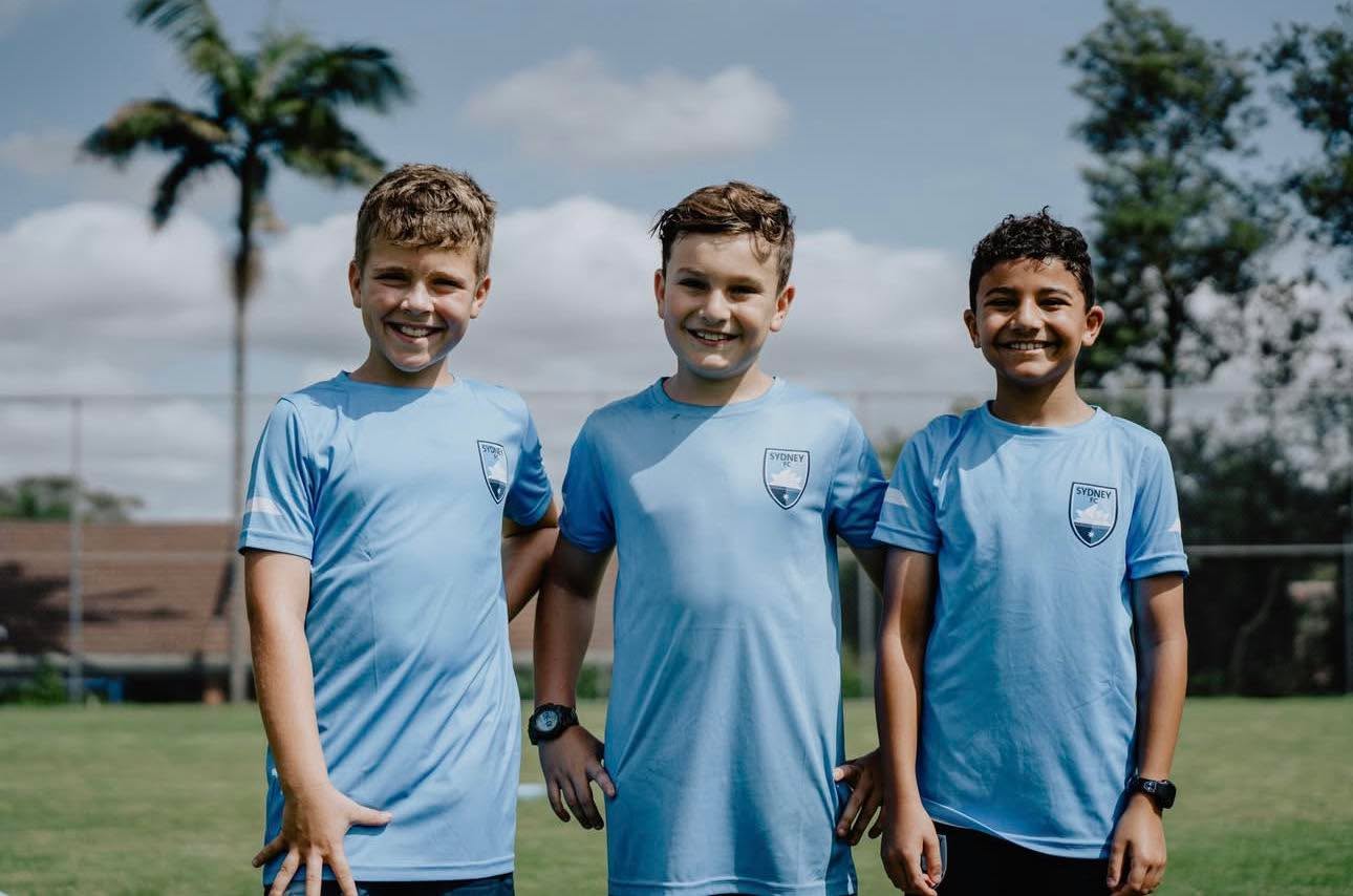 🐉 LEVEL UP WITH SYDNEY FC 🐉
Macquarie Dragons are proud to continue our partnership with @sydneyfootballclub for a third consecutive year!
Join us for a taste of the @aleagues pathway. Give your child the chance to develop in a professional environment and experience football at the next level.
🔥 What’s included:
• U6-U12 players coached by Sydney FC professionals
• Exclusive ticket offers to Sydney FC matches
• Unforgettable match-day experiences, including half-time appearances
Be part of something special this season 🐉⚽