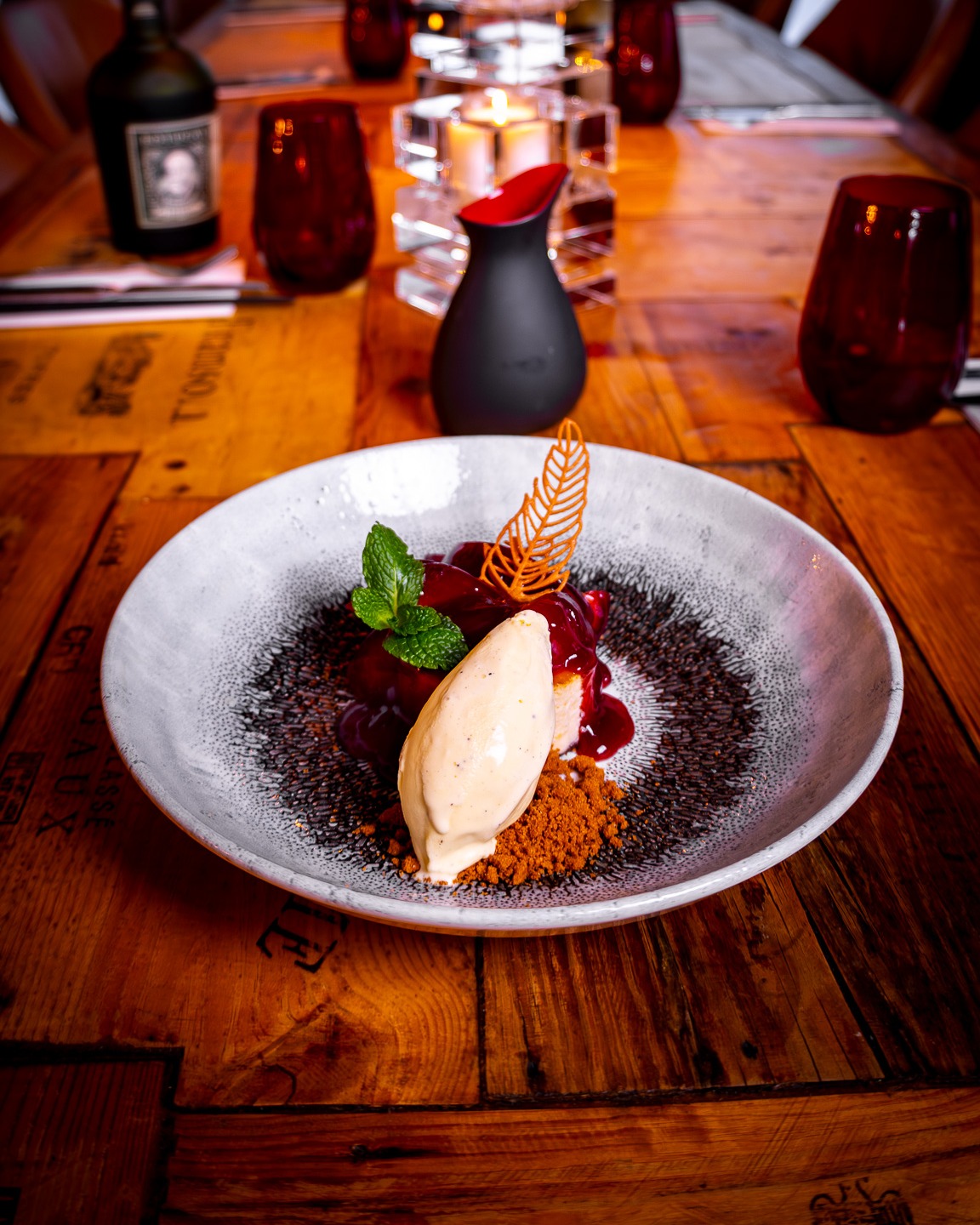 Mit allen Sinnen genießen – unser neues Winterdessert verwöhnt euch mit süßen Genussmomenten an kalten Tagen. Perfekt zum Abschließen eures Menüs 🤍🍰❄️
#umamikonstanz #winterdessert #süßerabschluss #dessertliebe #genusserlebnis