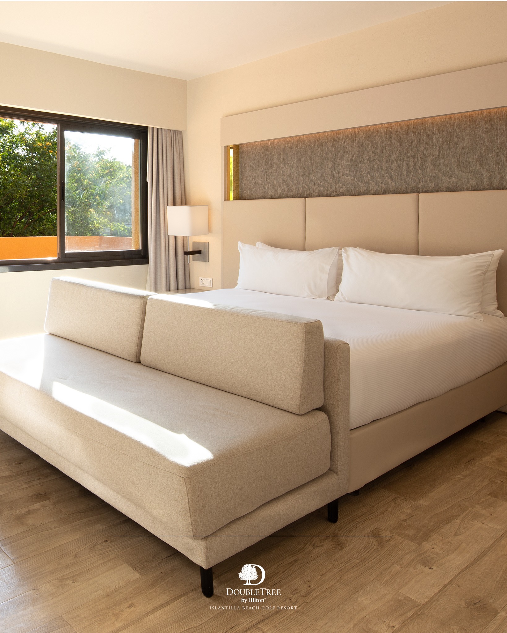 Empieza 2026 mimándote: habitaciones con calidez invernal, mantas que aportan calor y confort, y una visita a la zona wellness para soltar tensiones y comenzar el año en calma. Hilton comfort para estrenar enero como te mereces.
Reserva tu estancia (y tu experiencia wellness) hoy.
DoubleTree by Hilton Islantilla · +34 959 204 500
#DoubleTreeByHilton #Islantilla #InicioDeAño #InviernoEnIslantilla #Habitaciones #Wellness #Spa #Masajes #HotelDeLujo #CostaDeHuelva #CostaDeLaLuz #ResortLife #TravelSpain #Andalucía