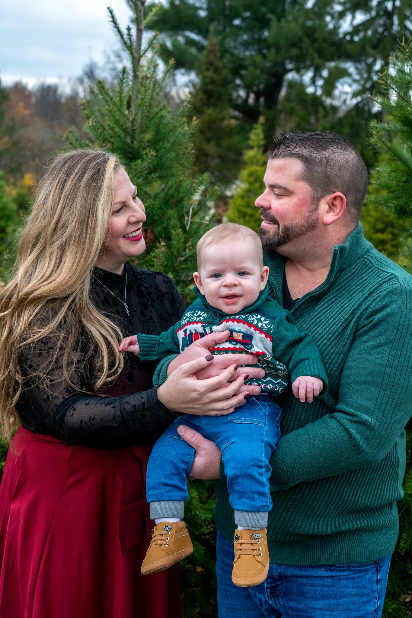 Hot take: my Christmas tree stays up until after New Year. 🎄✨
Some things are too cozy to put away too soon, just like memories worth capturing.