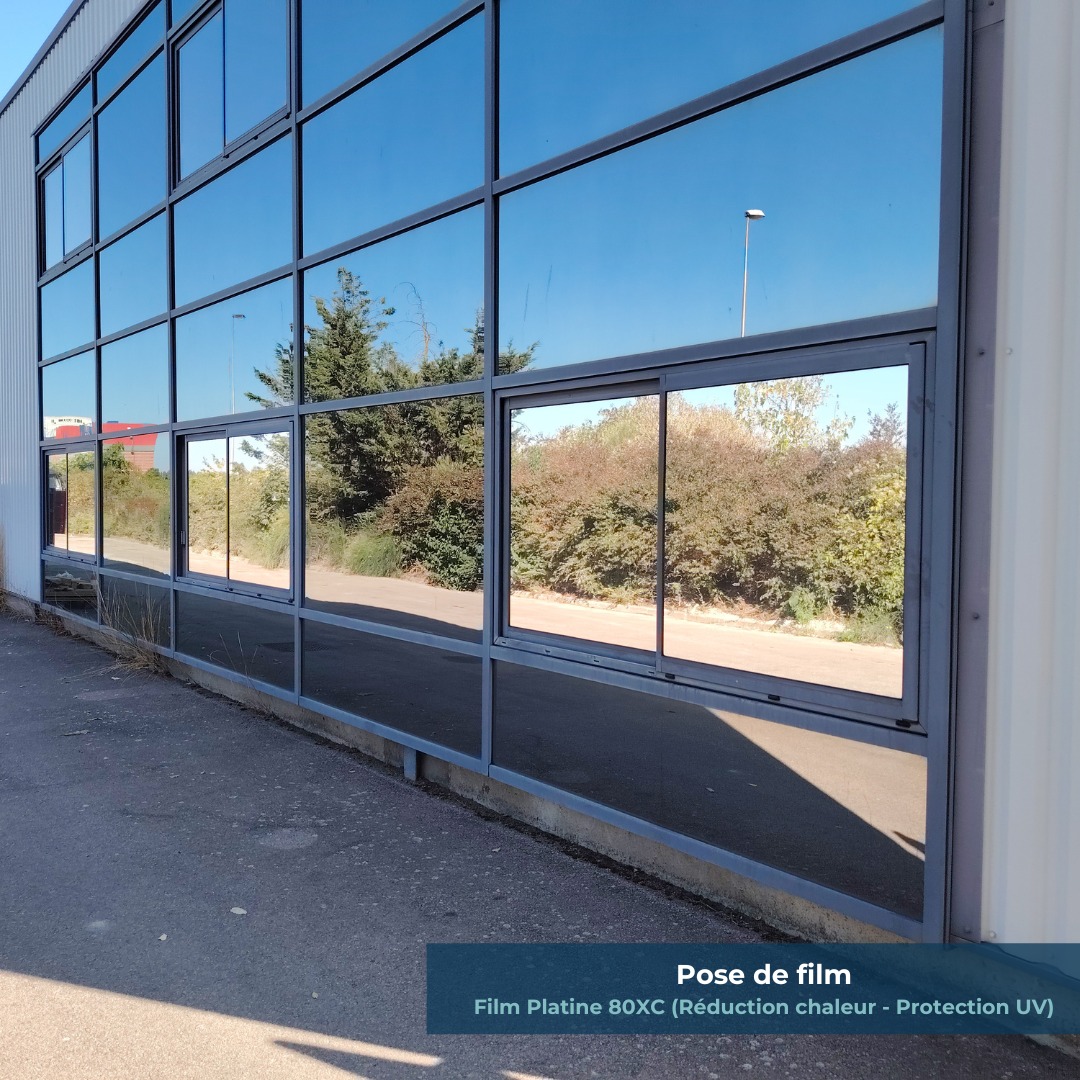 âïž Intervention sur la façade dâune entreprise
Nos Ă©quipes ont posĂ© le film solaire Platine 80 XC pour rĂ©duire la chaleur, limiter lâĂ©blouissement et amĂ©liorer le confort intĂ©rieur đ§đą
Un rendu discret et performant, signé Verre IDF.
#VerreIDF #Platine80XC #FilmSolaire #Entreprise #FaçadeVitrée #ConfortThermique #ProtectionUV #ExpertDuVerre