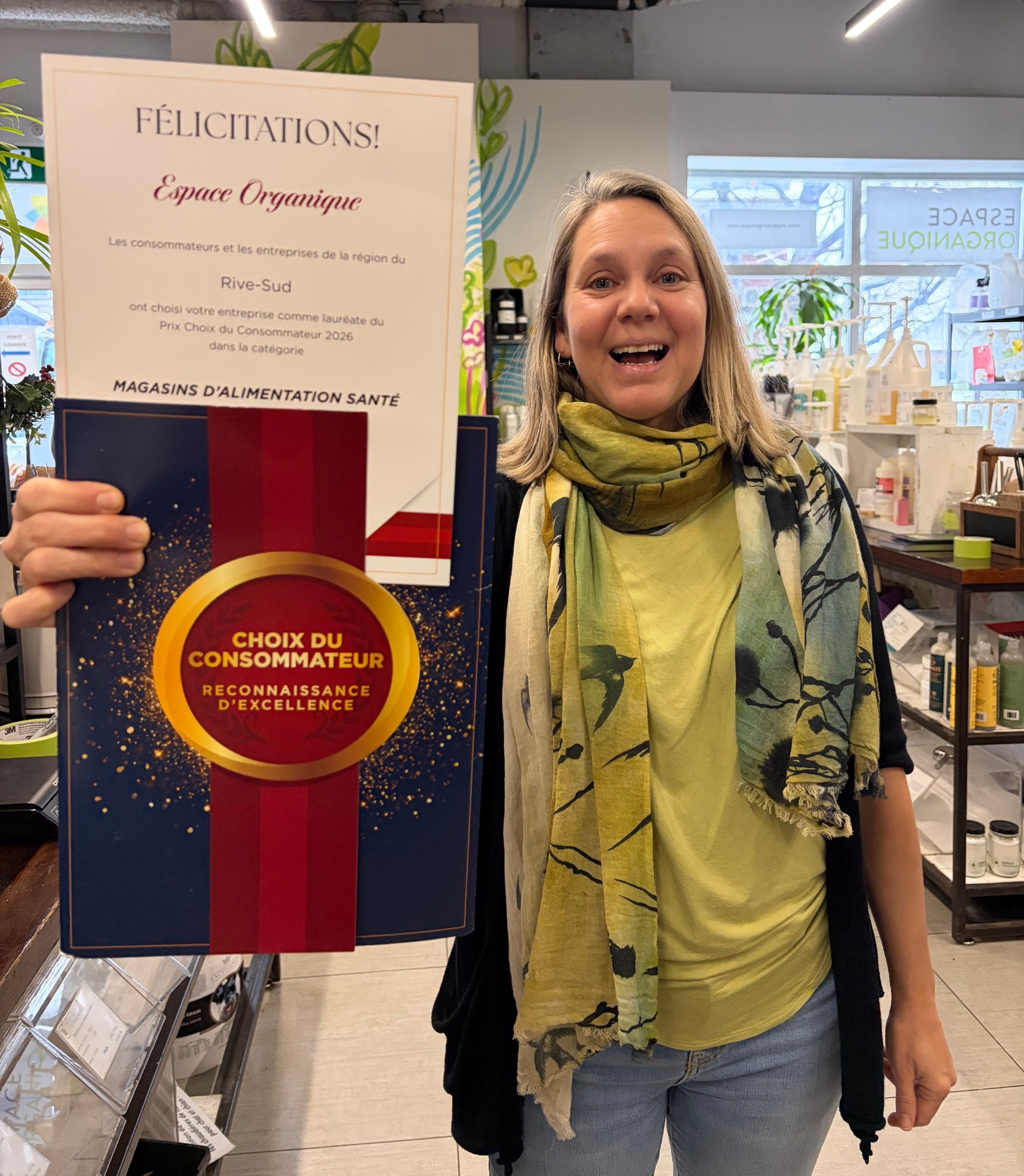 ✨ Quel magnifique départ pour 2026! ✨
Les consommateurs et les entreprises de la Rive-Sud ont choisi Espace Organique comme lauréat du Prix Choix du Consommateur 2026 dans la catégorie Magasin d’alimentation santé.
Une reconnaissance qui nous remplit de fierté et de gratitude 💫
Merci pour votre confiance, votre fidélité et votre soutien au fil des années.🙏
Merci à tous ceux et celles qui ont choisi, soutenu et cru en cette vision 💚