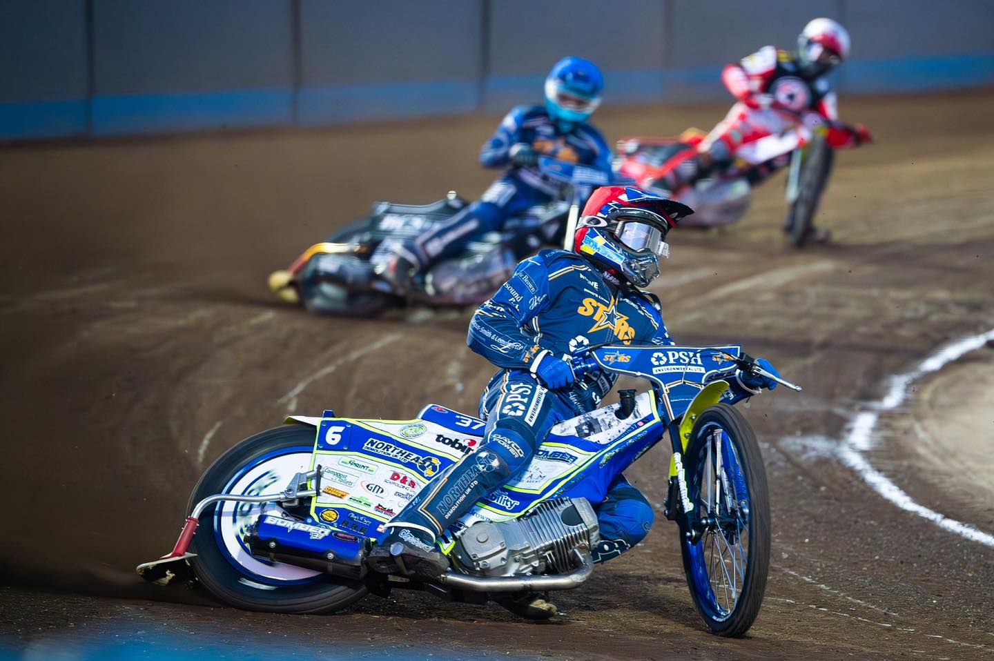 🏁 2026 SPONSORSHIP OPPORTUNITIES 🏁
Corporate sponsorship packages available for the upcoming 2026 race season 💫
As I embark on my 29th consecutive season of racing in British Speedway, sponsorship remains critical to keeping me on track and providing the entertainment this sport and the fans deserve 💪
💼 Packages from just £500
📲 Brand exposure across social media
📺 Visibility on live streams / TV broadcasts
📰 Featured in race day programmes
Purchase direct via my website - 🔗 Link in bio
📩 Or DM us to discuss a bespoke package.
Be seen. Be part of Team Harris #37 in 2026 💣
#ChrisBomberHarris #żużel #Sponsorship #speedway